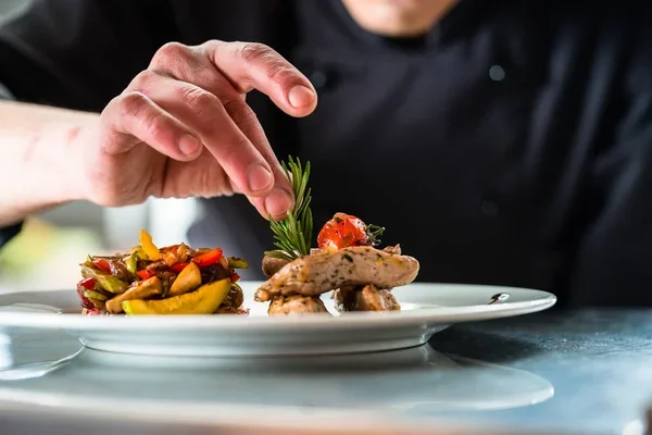 O foodservice como âncora da nova economia urbana