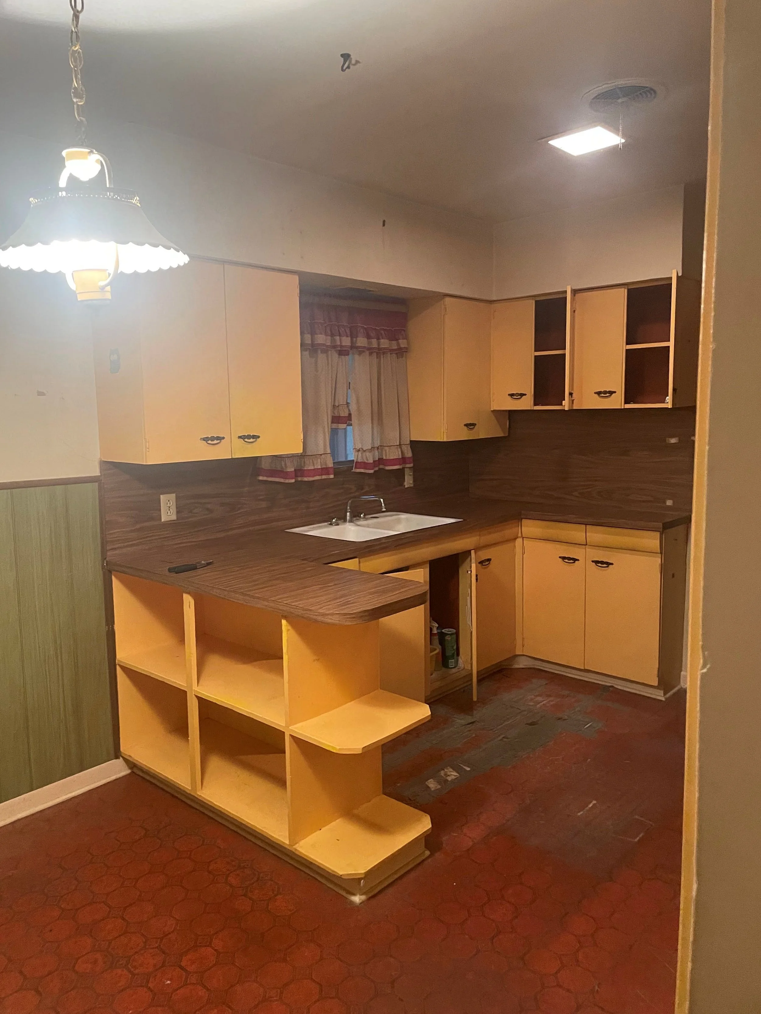 Kitchen - Before