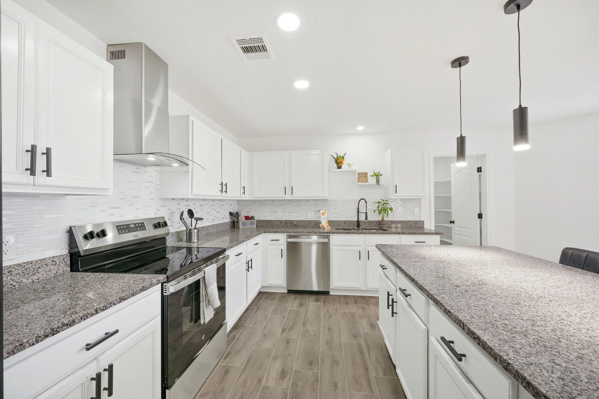 6749 Riverwood-16.jpg