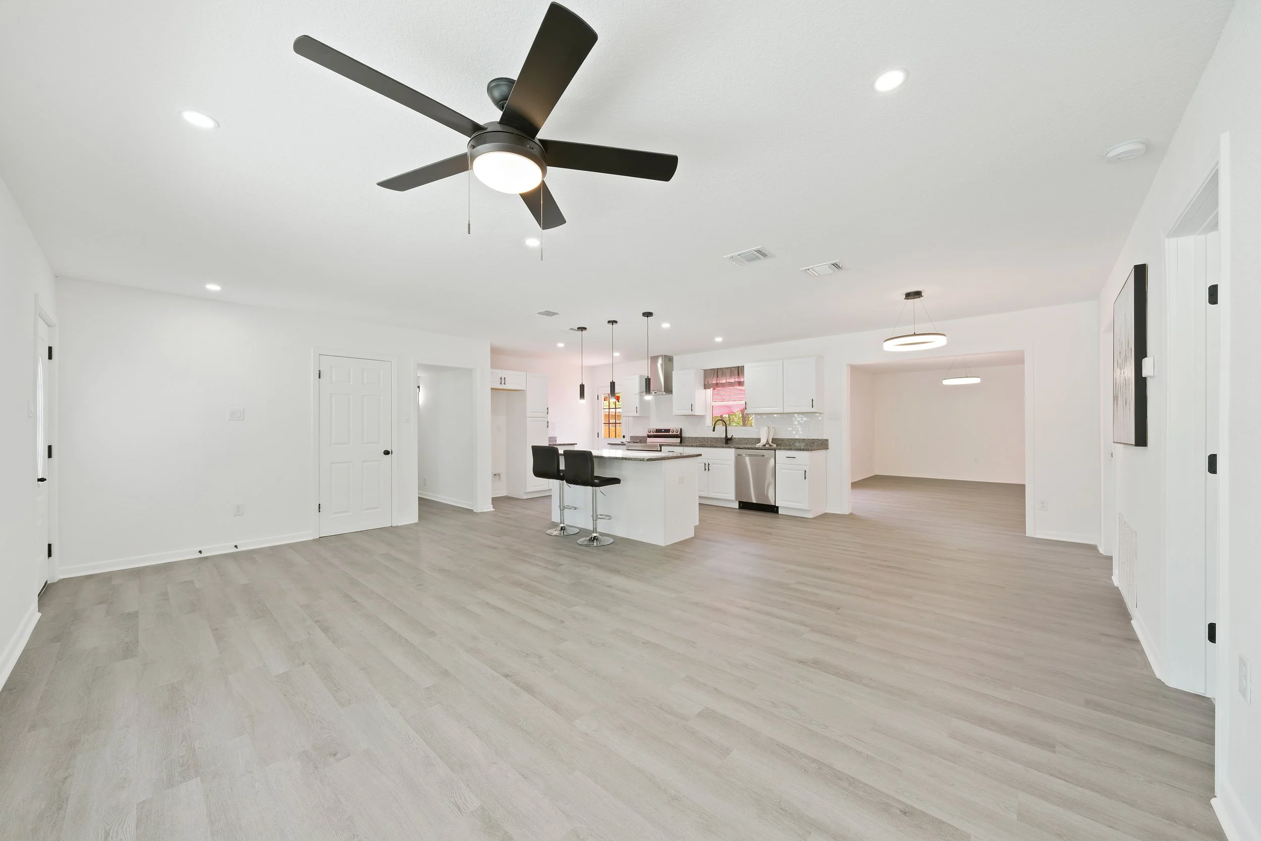 318 Sandalwood Lane-11.jpg