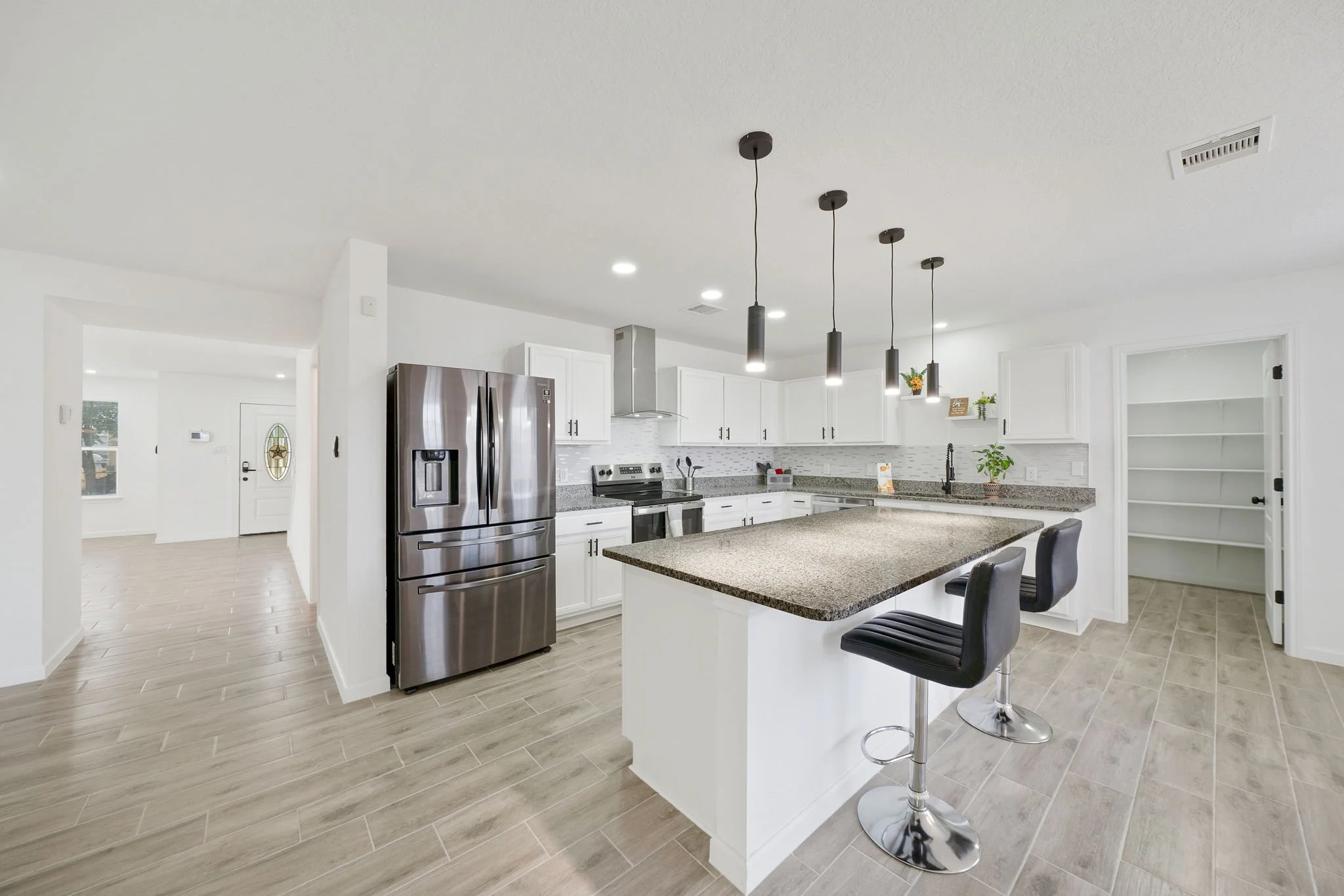 6749 Riverwood-14.jpg