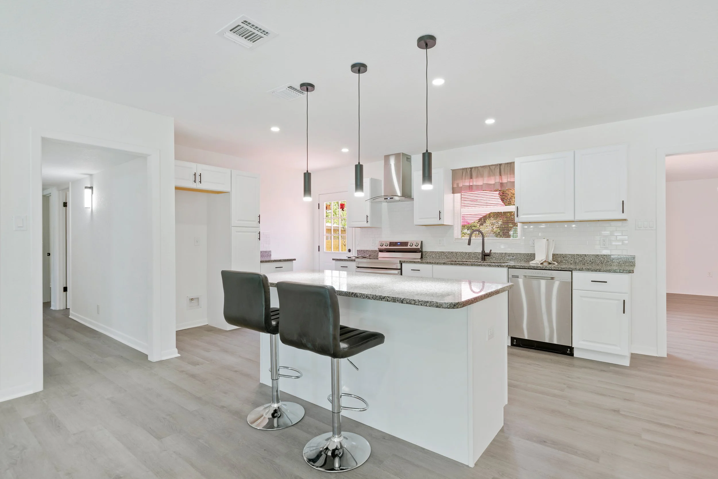 318 Sandalwood Lane-13.jpg