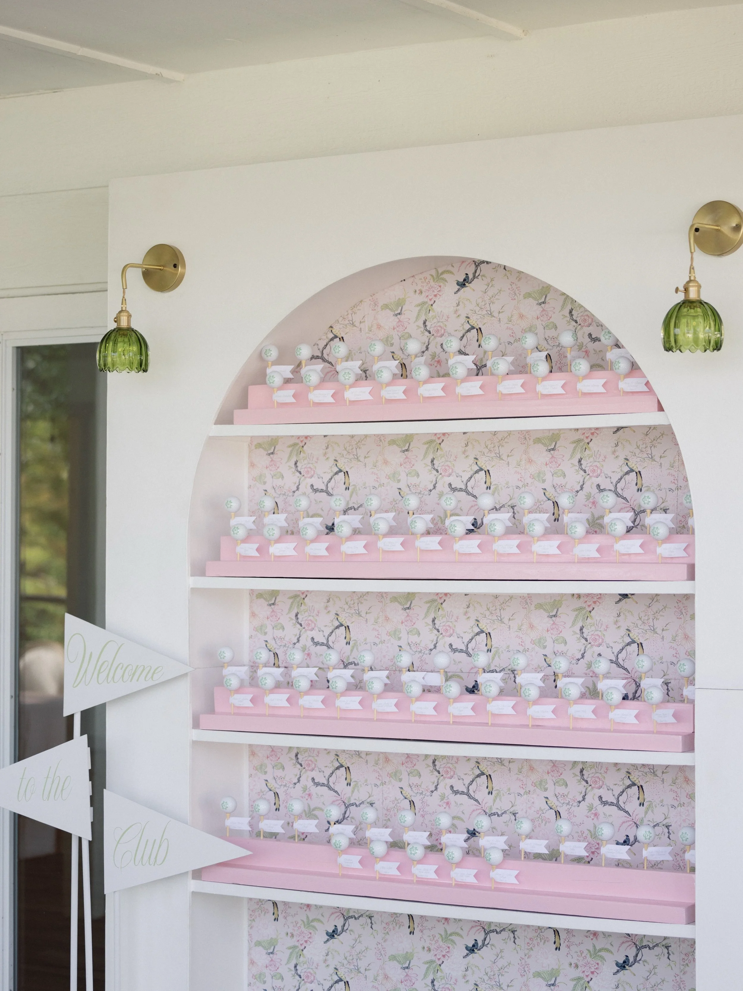 When you get married on a retired golf course, you lean ALL the way into the golf theme! ⛳️ Our bride had a vision, and it came together so perfectly.

VENDORS
Planner | @malynmade 
Venue | @vinterratulsa 
Rentals | @mariannesrentals 
Photographer | 