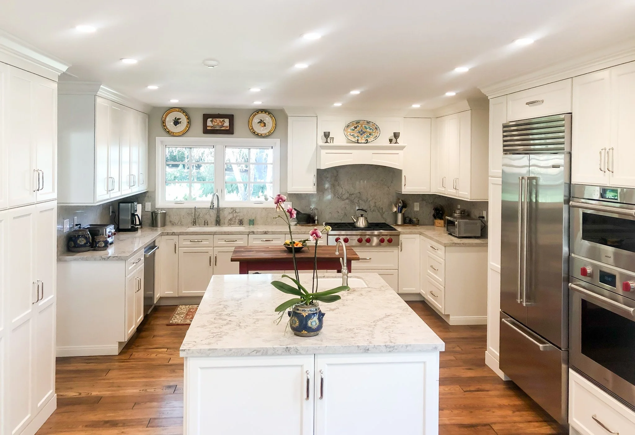 White Timeless Kitchen