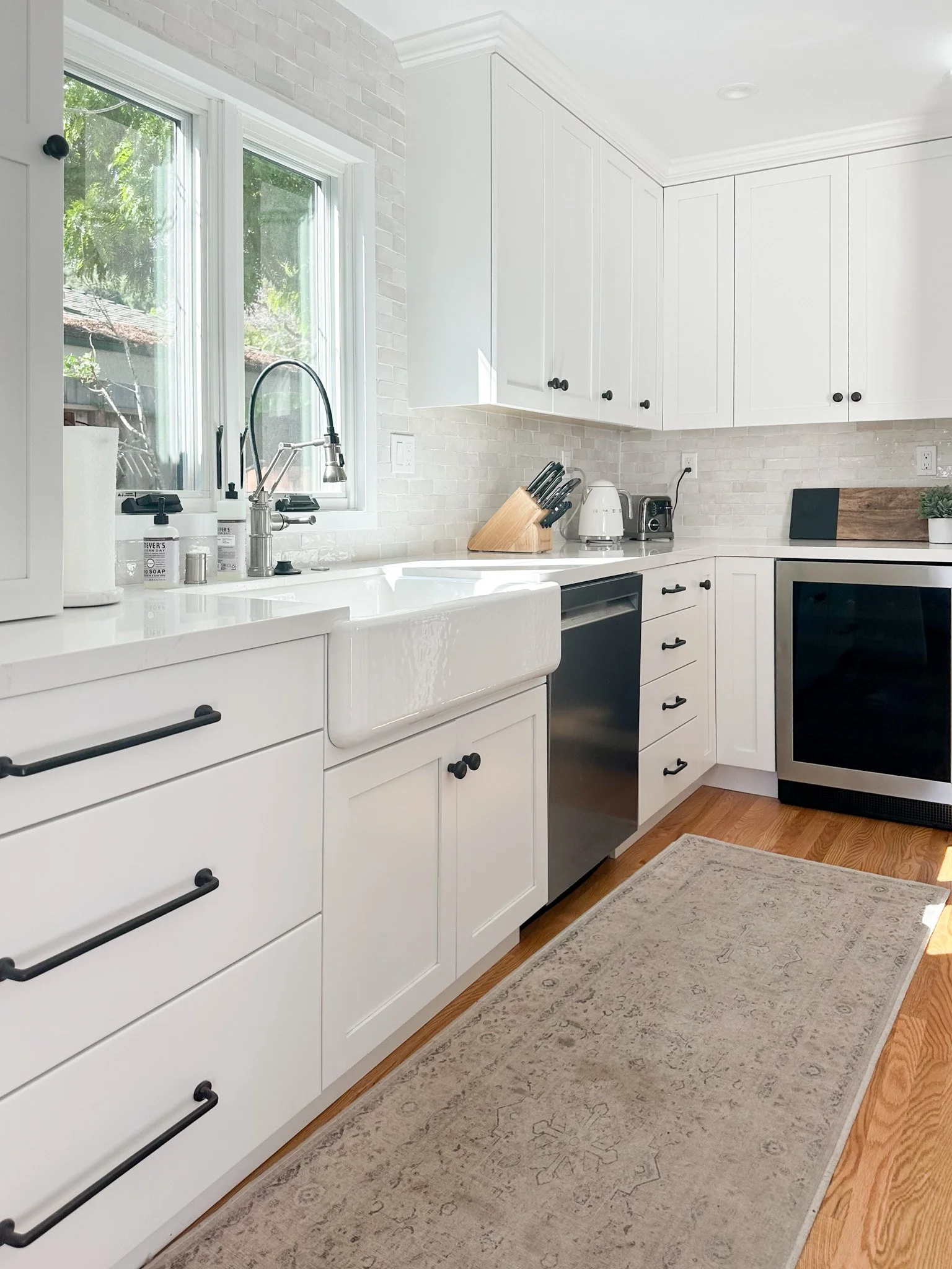 Classic White Shaker Kitchen with Farmhouse Sink