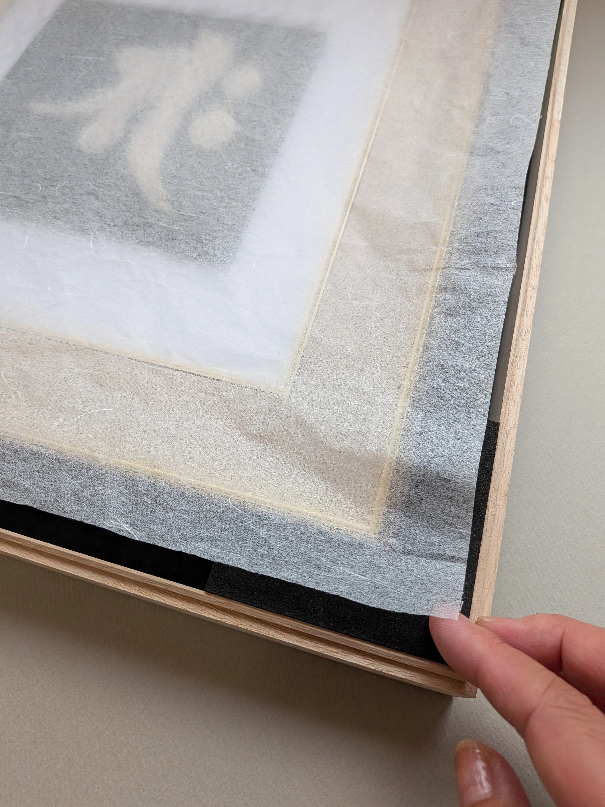 永久花アートの作品を保護する丁寧な梱包