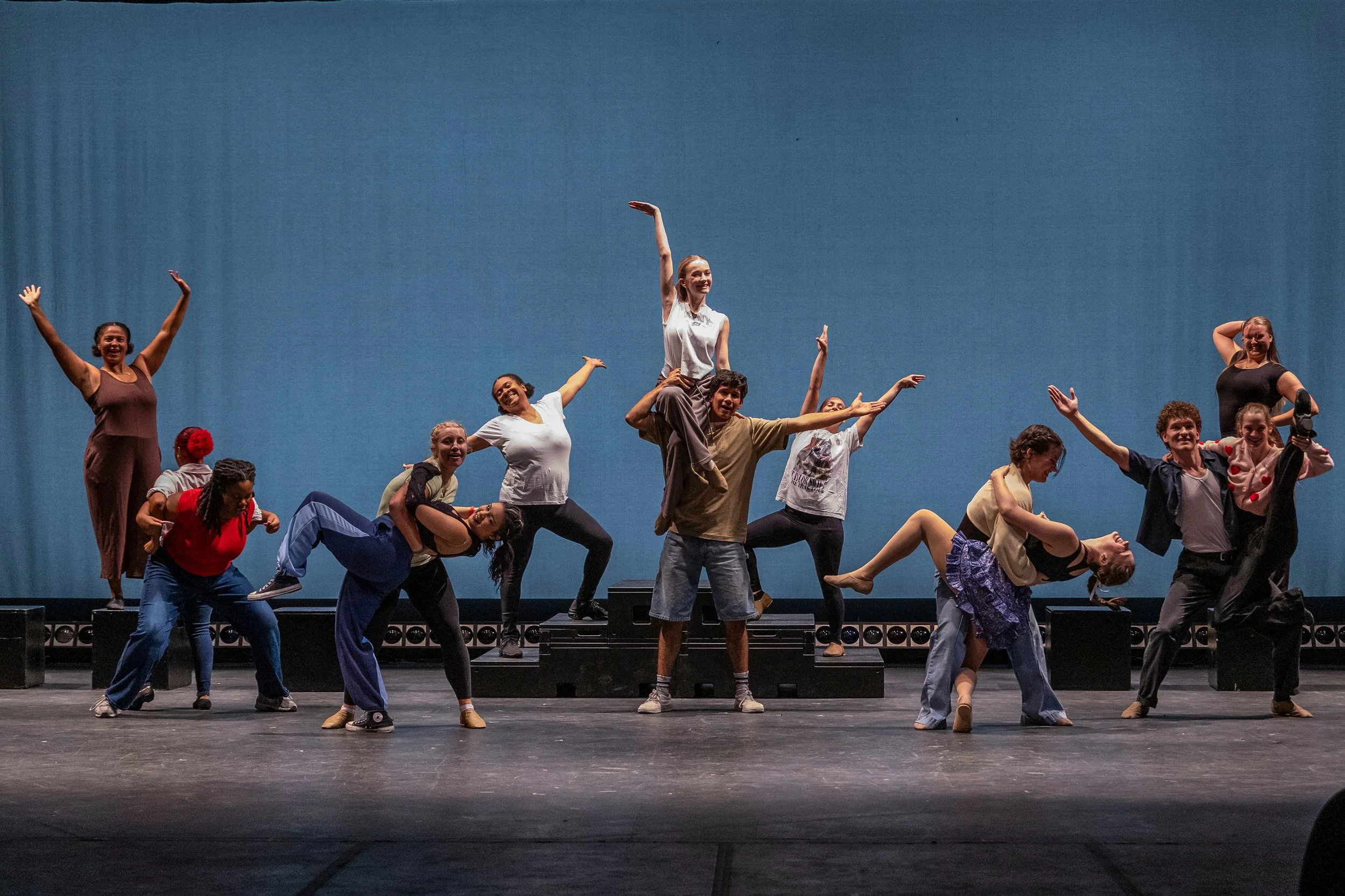 Momentum Dance Concert (2025)
"Another Day of Sun"
Choreography by All
Lighting by Eli Webb