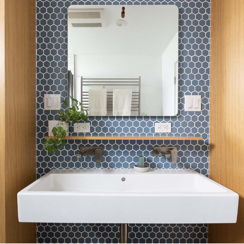 Powder Room Patterns: 10 Hot Looks With Hexagons