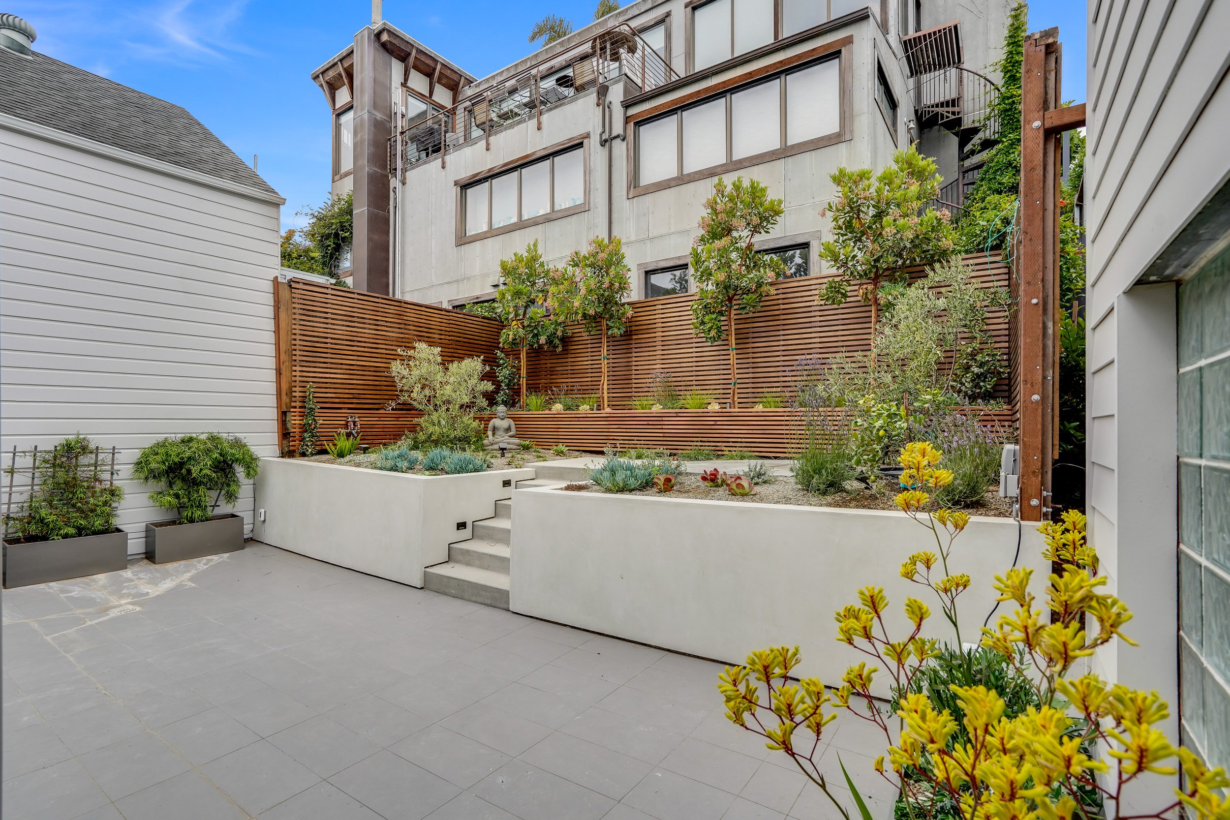 Sanchez St, Eureka Valley — Courtyard