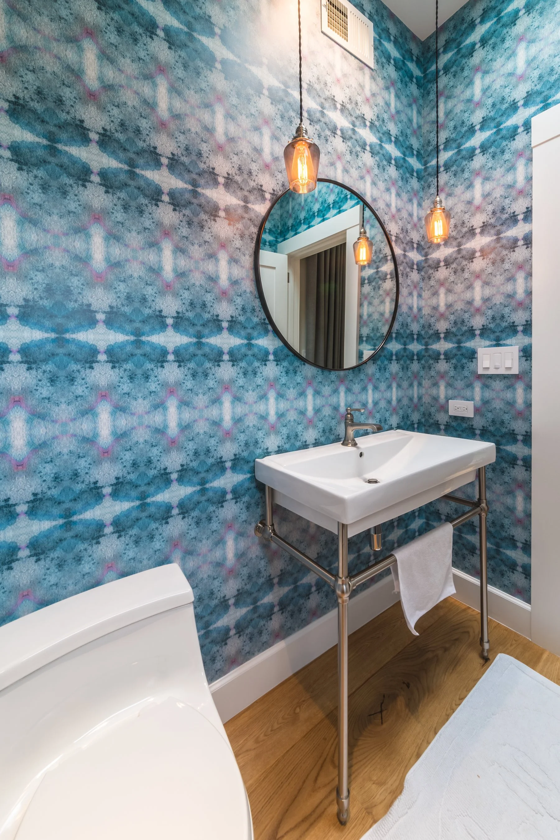 NBC_62510thAve_bathroom_C-4.jpg