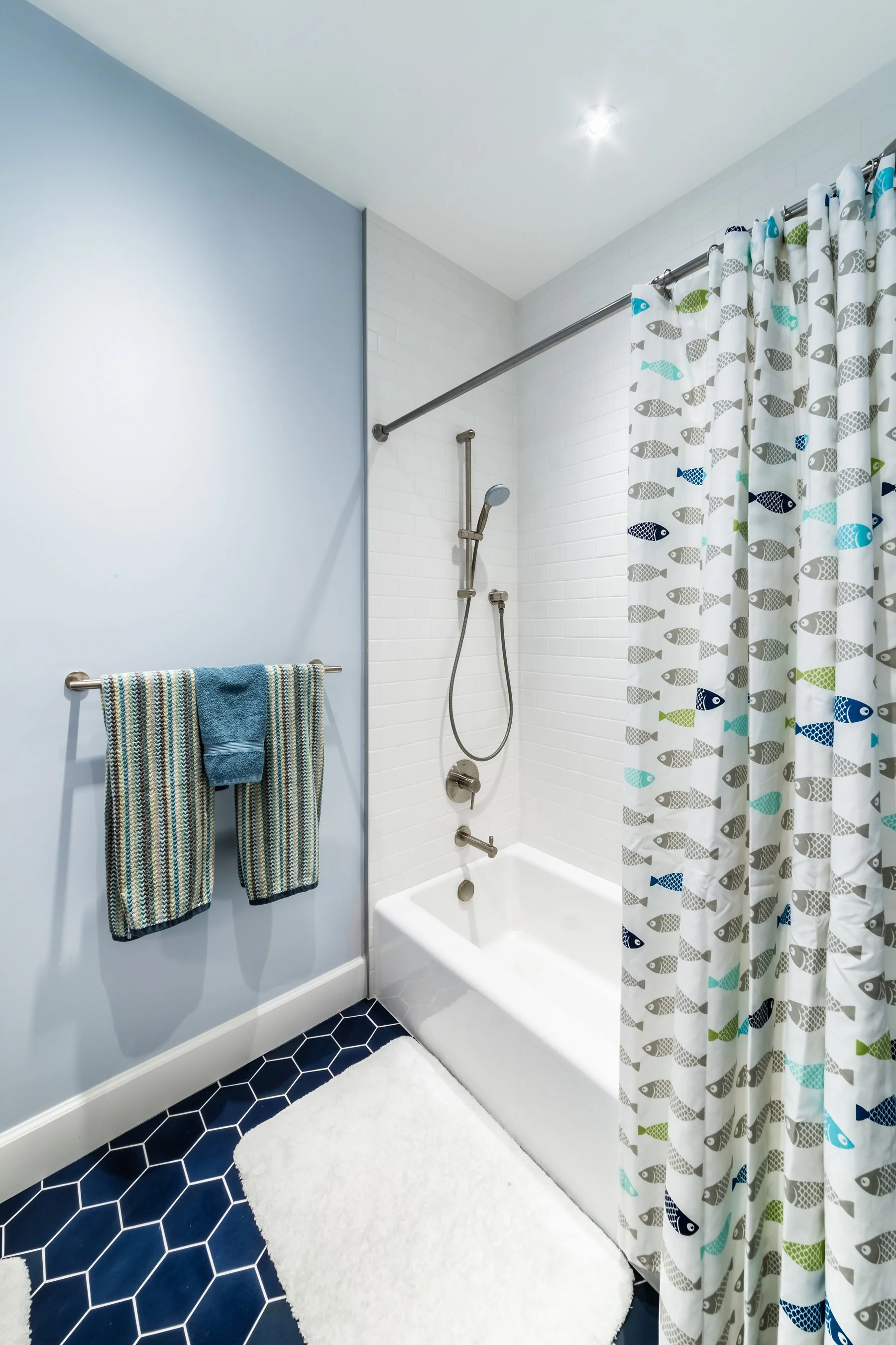 NBC_62510thAve_bathroom_B-4.jpg