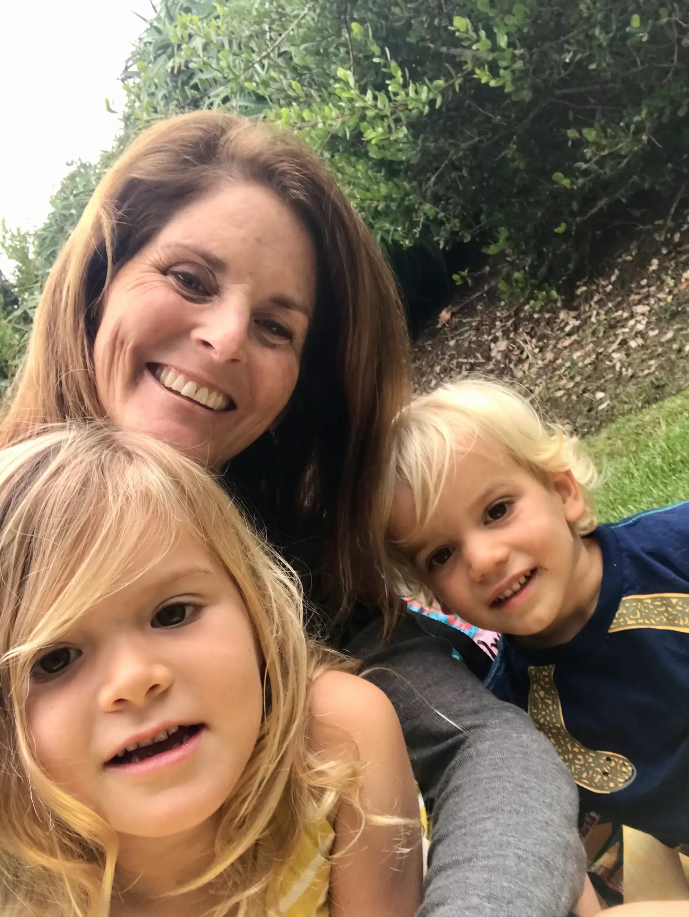 laura-greer-selfie-with-students-encinitas.webp