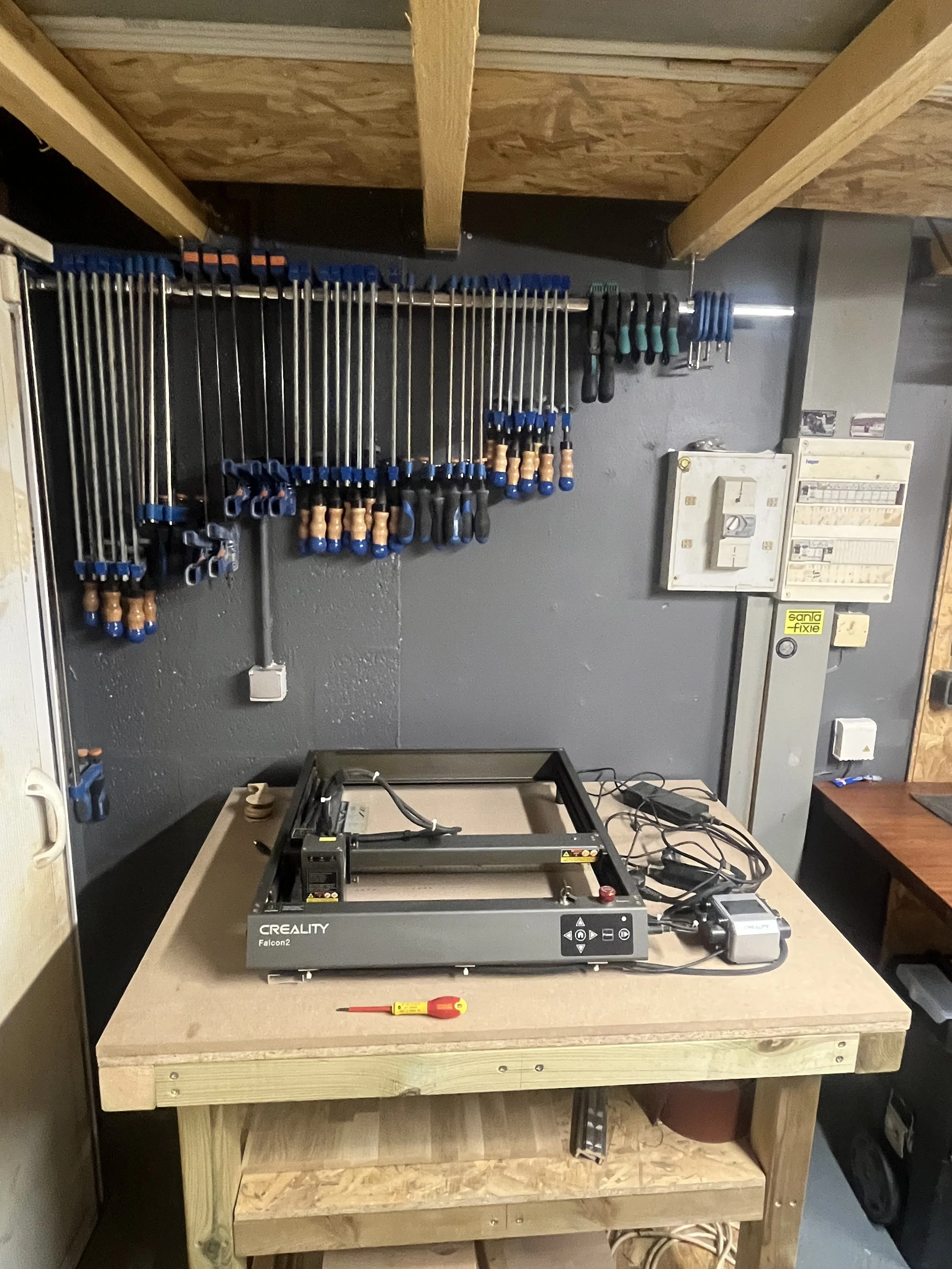 Atelier Support Workshop à Cherbourg-en-Cotentin avec machine laser pour la personnalisation de créations en bois
