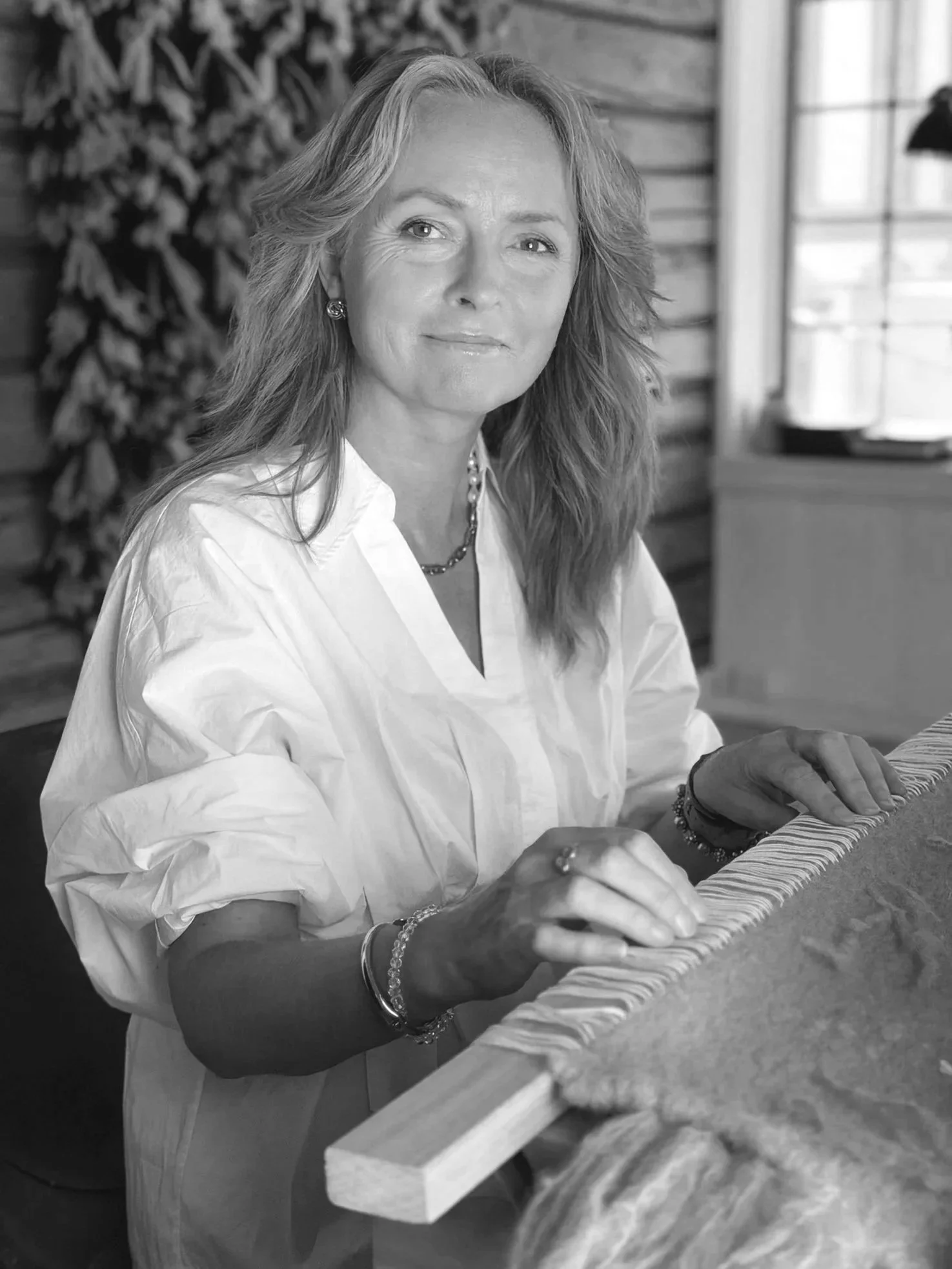 Anita Frydenlund, kunstner innen håndvevet og knyttet skulpturell fiberkunst