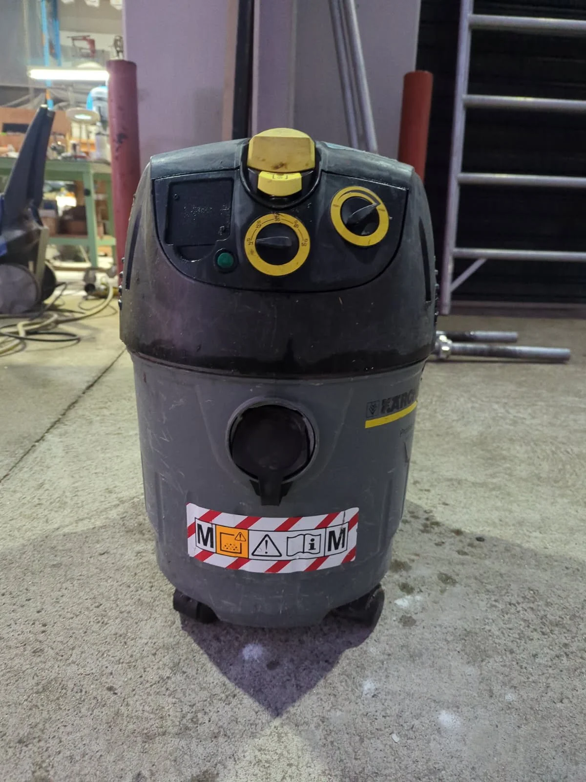 Karcher  Heavy  Duty  Vaccum  NT-35/1  - No Hose