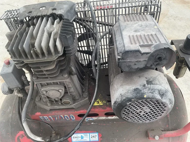 Iron Air Air Compressor FB17/100  (For Parts)