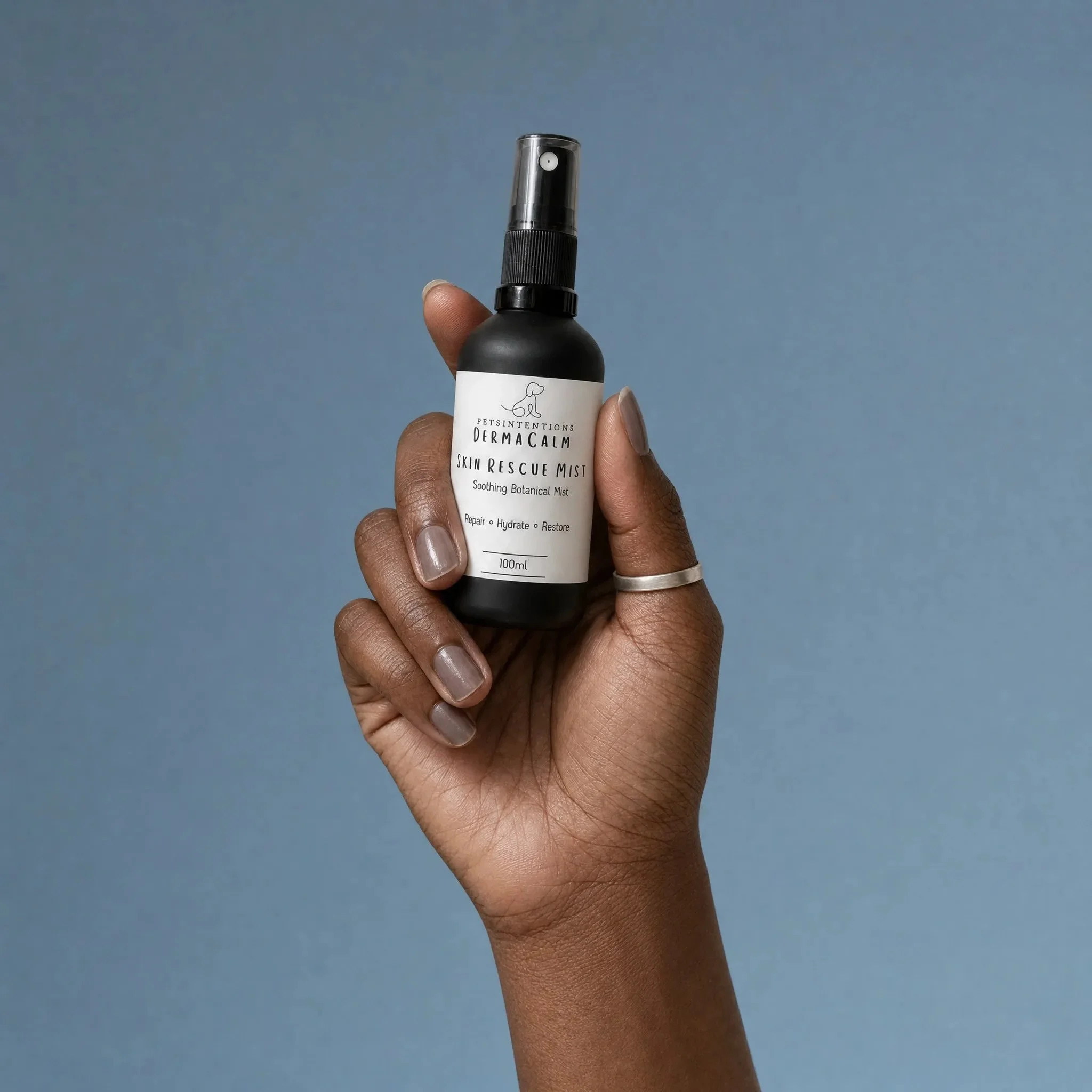 DermaCalm sensitive skin rescue mist

Give dry, delicate or sensitive skin a little extra care with the Petsintentions Sensitive Skin Rescue Spray &mdash; a lightweight botanical dog mist created to hydrate, condition and refresh the skin and coat be