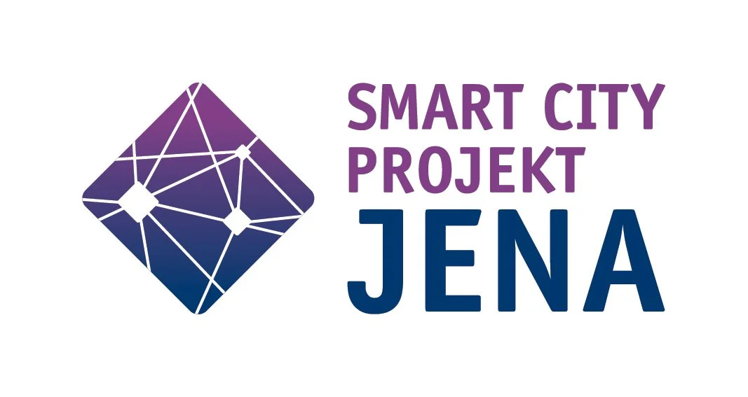 Logo des Smart City Projekts JENA mit verbundenen Knoten in blauer und violetter Farbgestaltung.