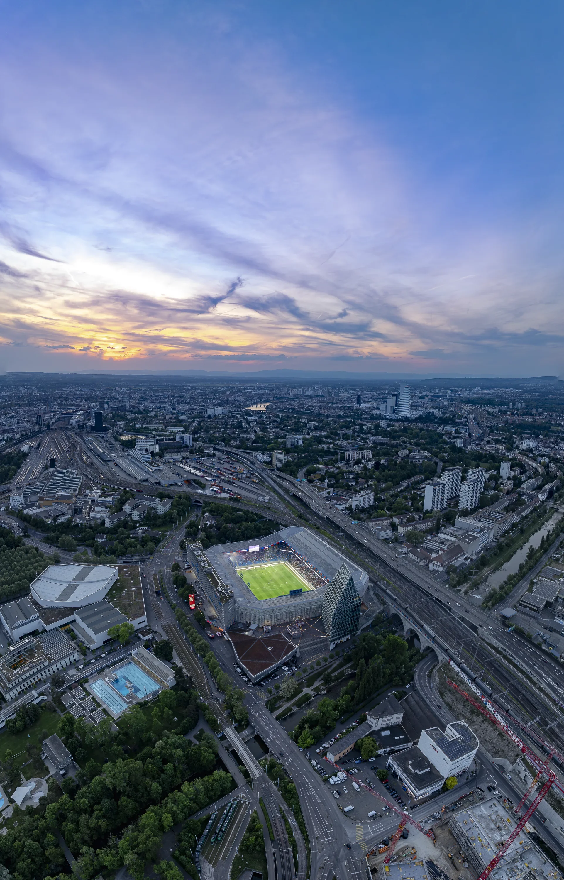 Drohnenfoto, Nachtaufnahme, Sicht auf Basel, St. Jakob Stadion, während dem Spiel FC Basel gegen FC Thun, 02.05.2026