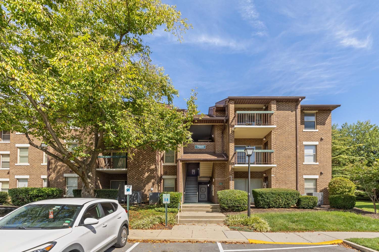 7909 Coriander Dr 103-0001.jpg