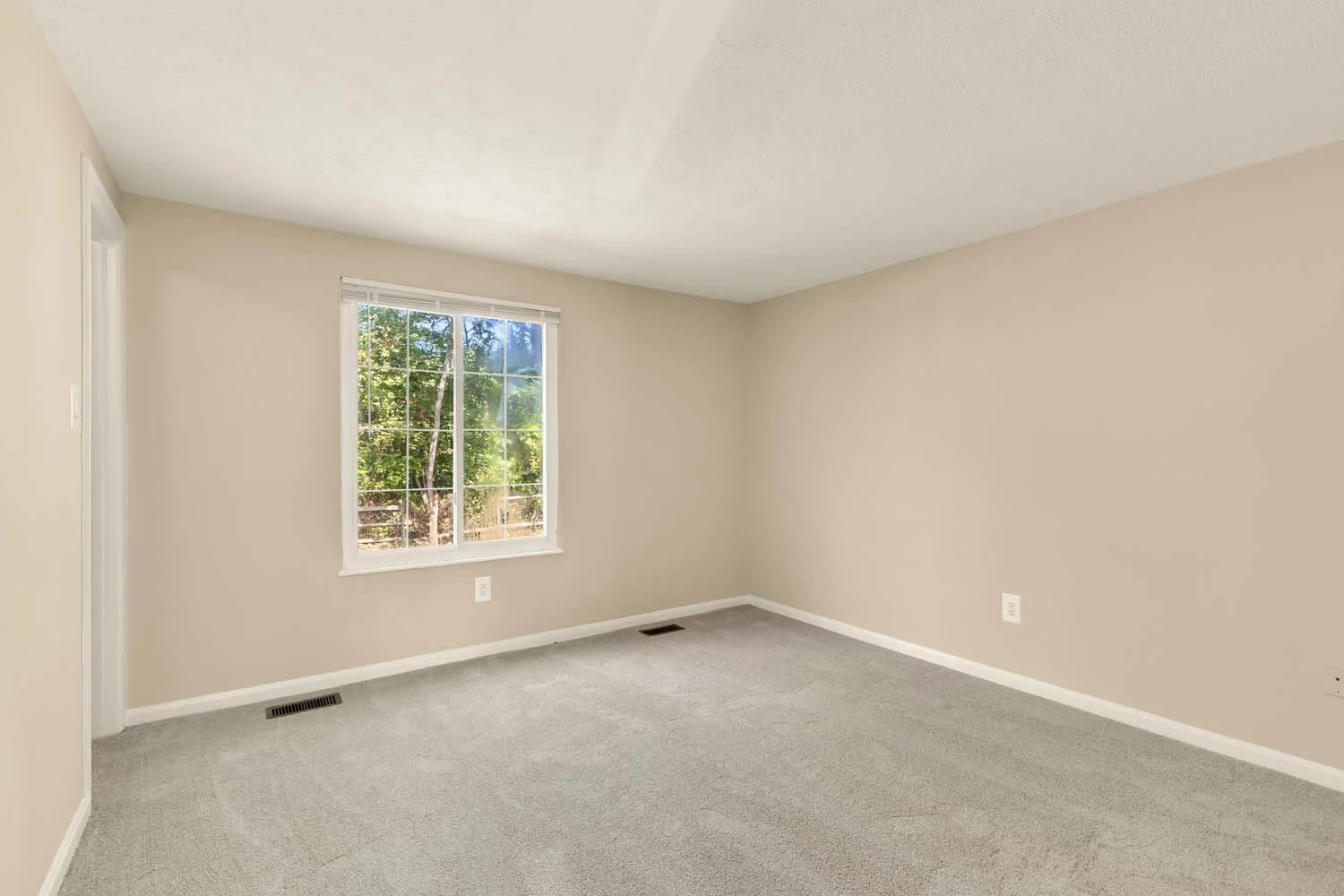 18312 Quondal Ct-0025.jpg