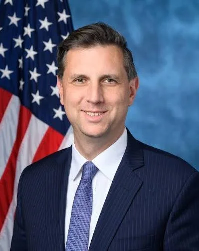 Seth Magaziner (RI-02)