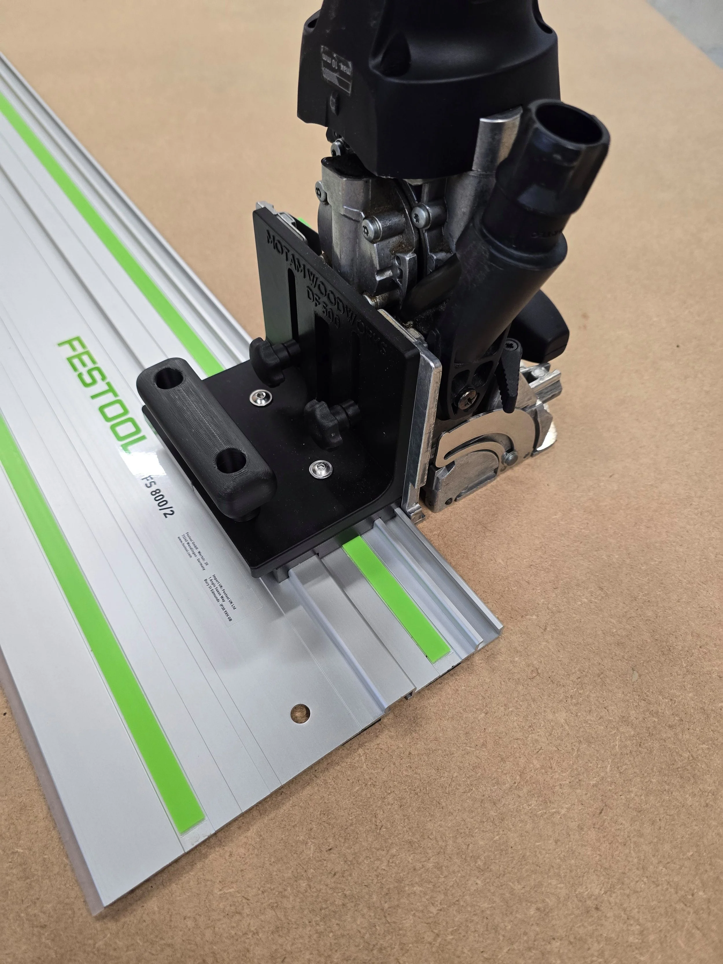 Motam Woodworks DF500 fence and handle resting on a Festool FS 800/2 guide rail