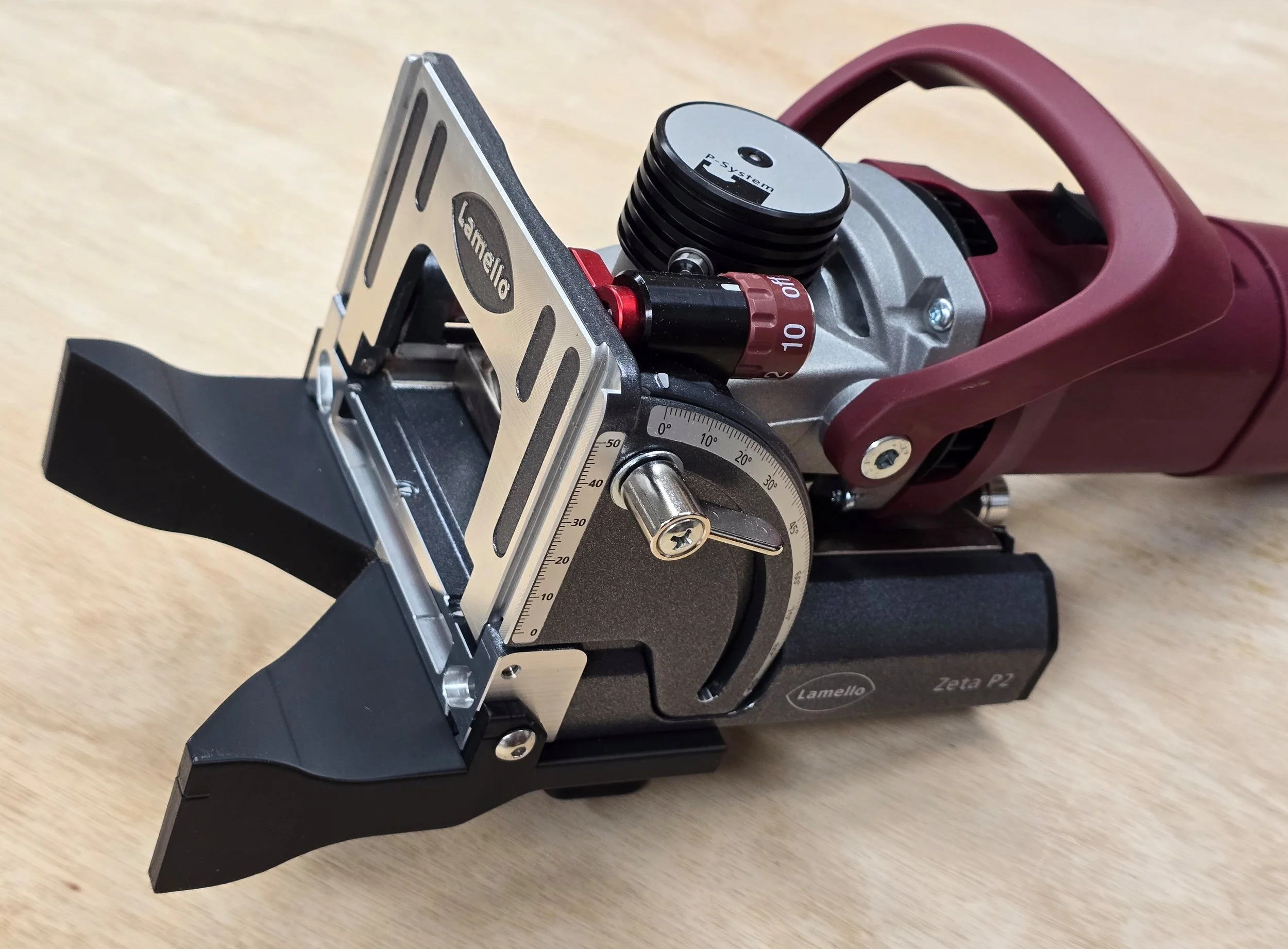 The spline jig fitted to a Lamello Zeta P2, with the P-System dial visible
