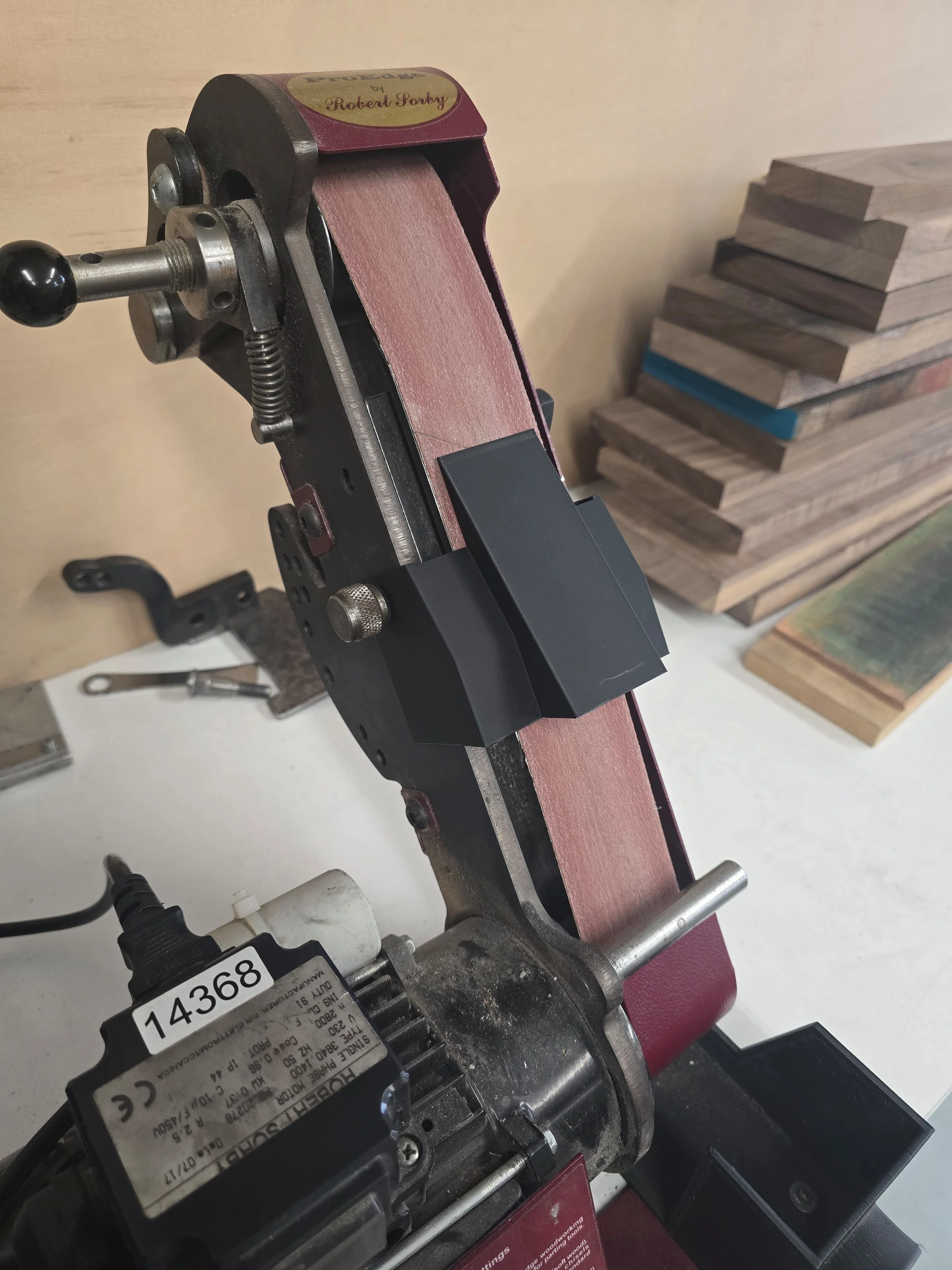 Motam Woodworks Narrow knife sharpening jig mounted on the Robert Sorby ProEdge