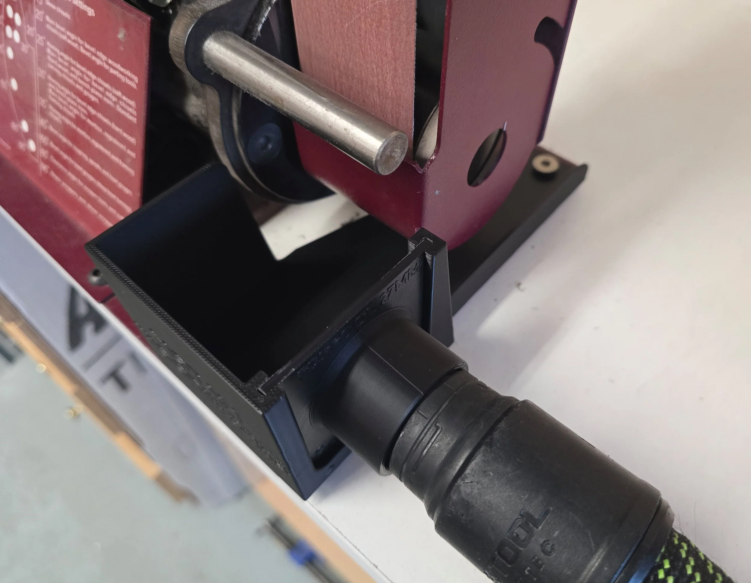 Motam woodworks dust extraction adaptor for the Robert Sorby ProEdge sharpening machine, with an Festool vacuum hose