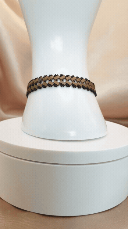 Bracelet_Epi_Kaki_Iris_Mat_animation.gif