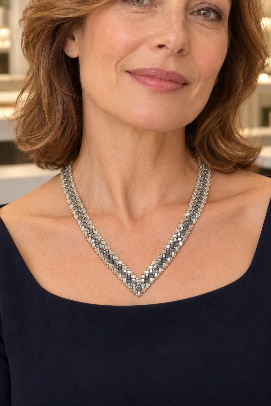 Collier Tissé Gris et Blanc