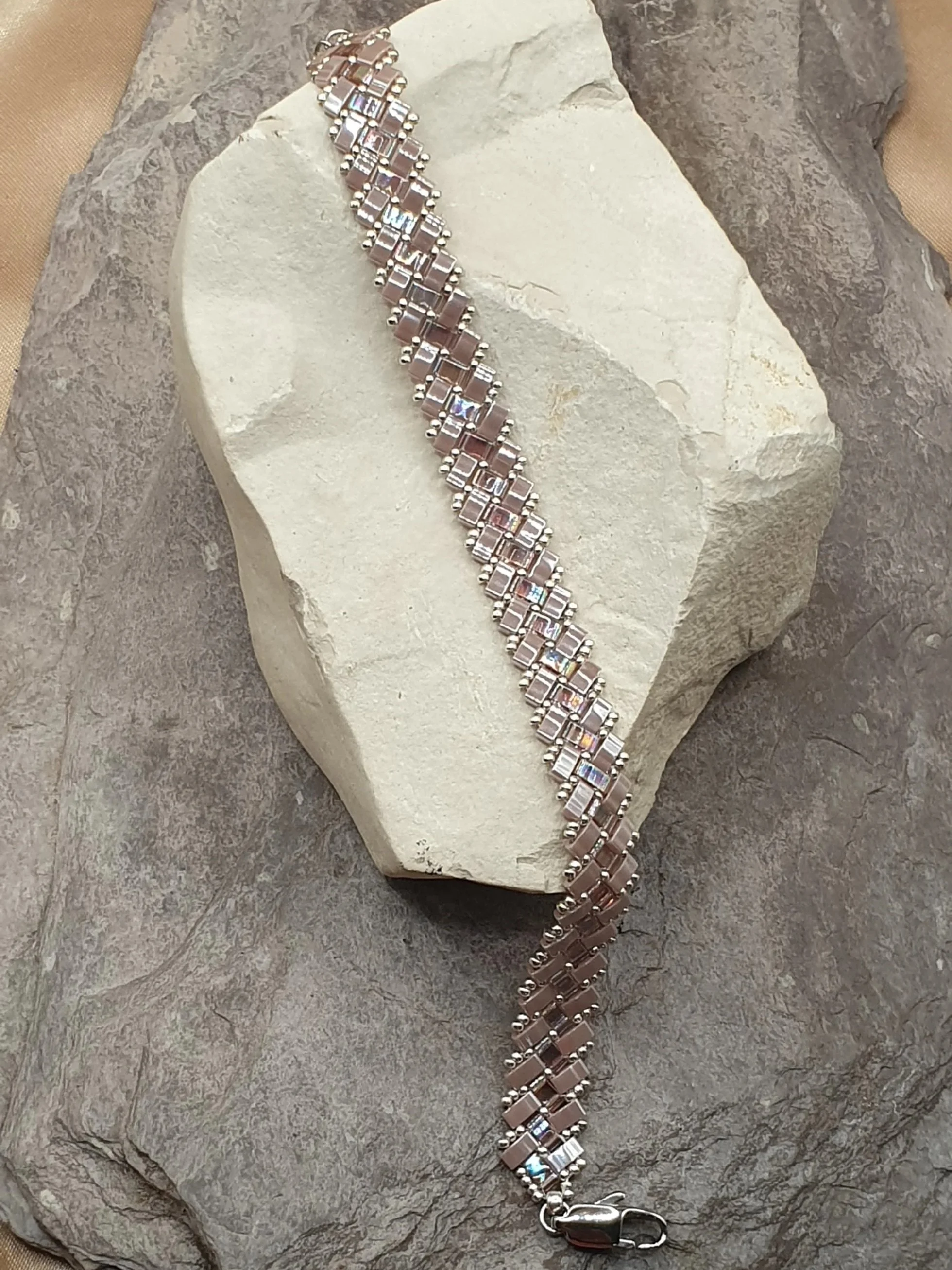 Bracelet Chevron Impair – Aube Rosée