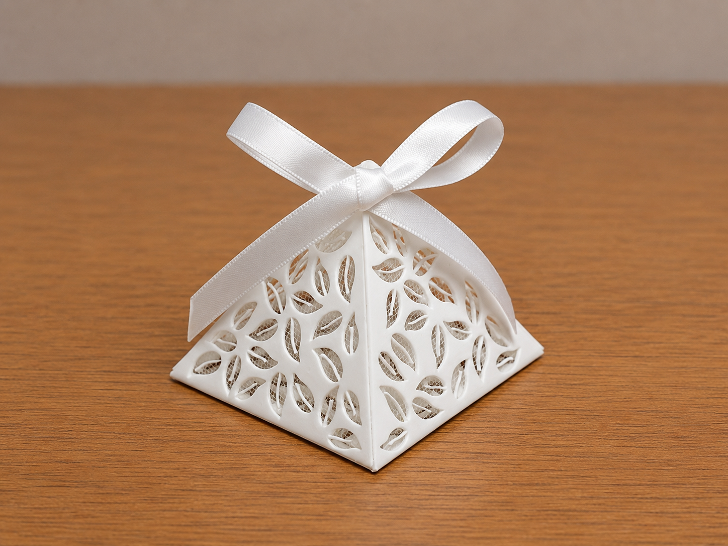 WhiteGiftBox.png