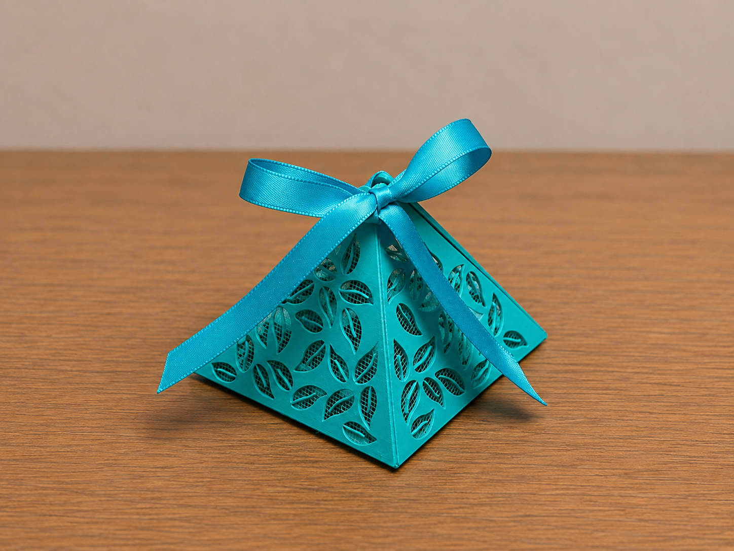 TurquoiseGiftBox.png