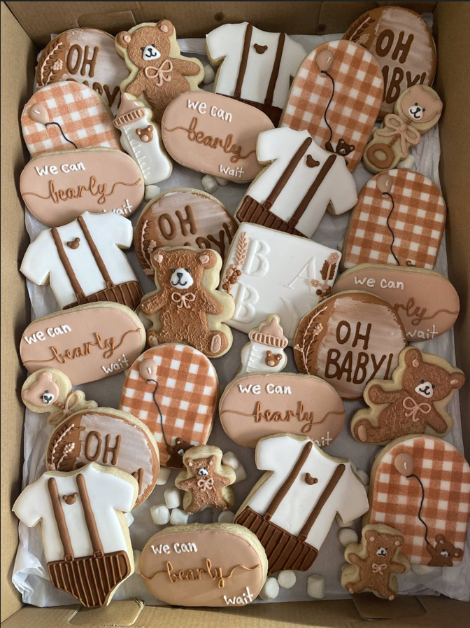 Baby shower cookies.png