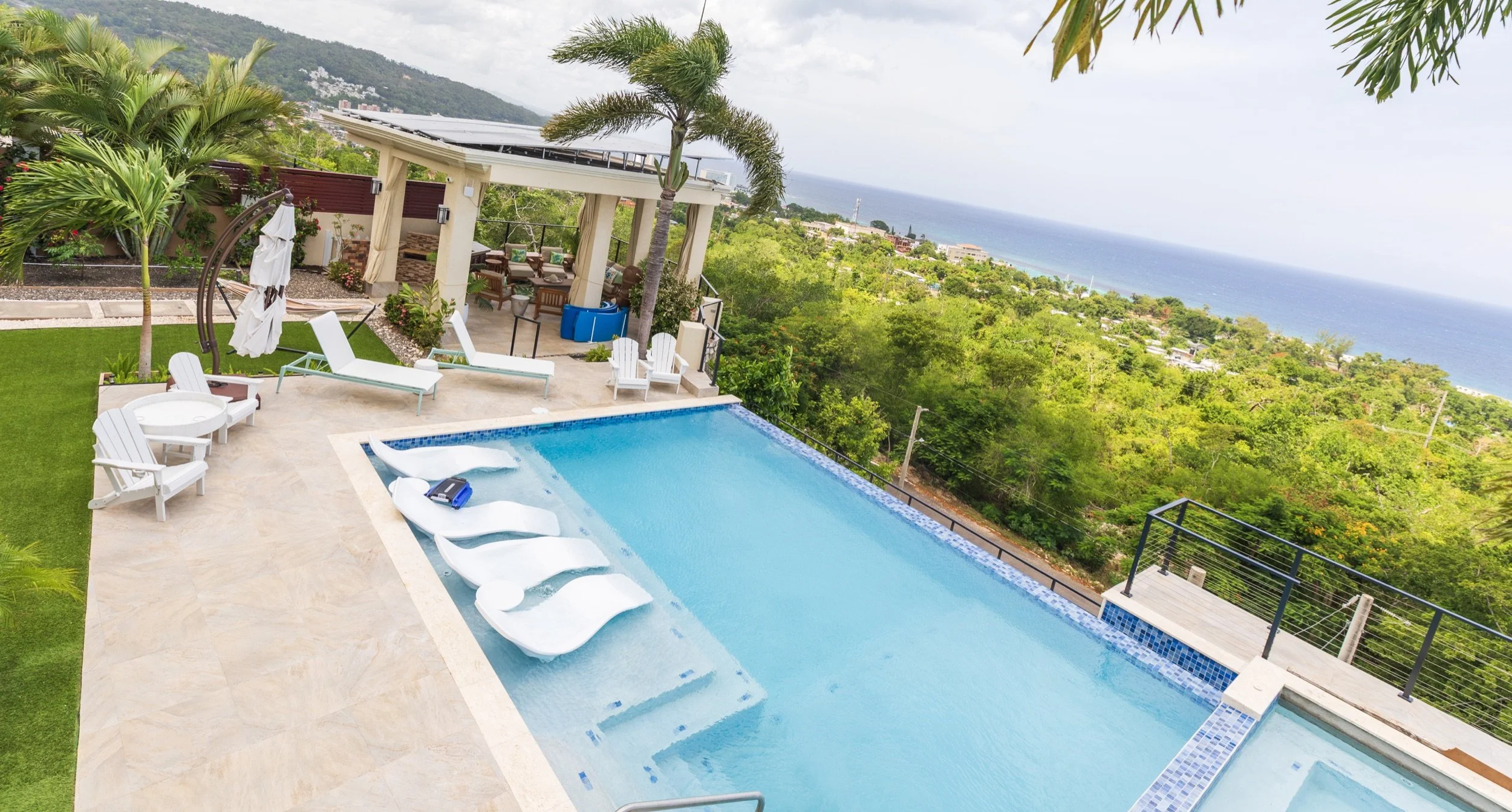 sanctuary-cliff-rooftop-infinity-pool-view.jpg