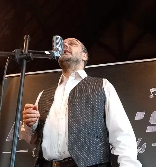 1 hr Singing Performance