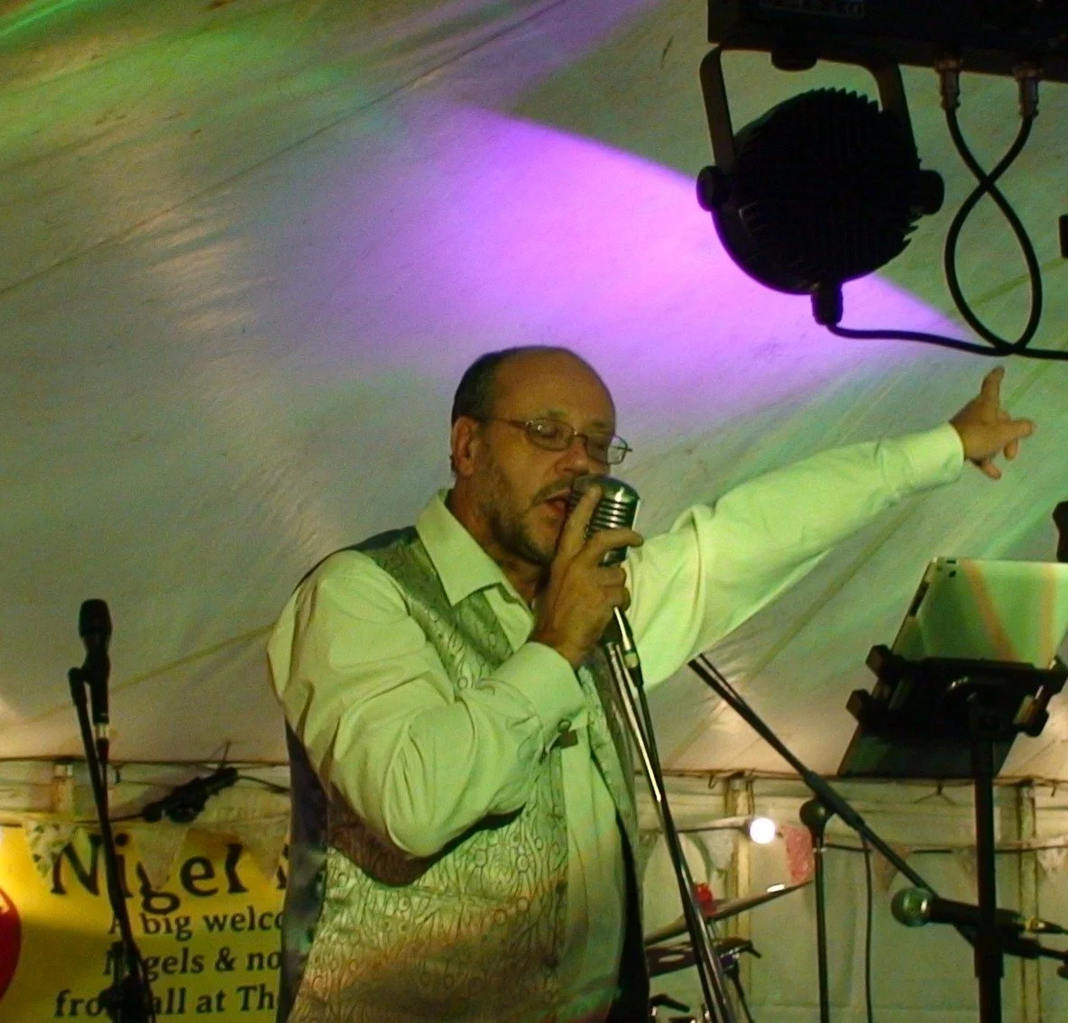3 hrs Singing Performance