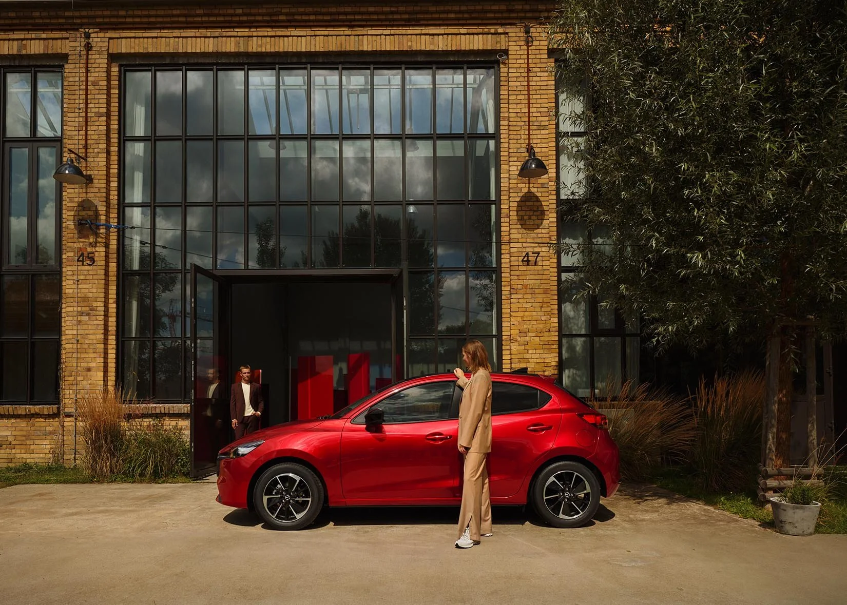 MAZDA2_m11_sideshot_car-profile-talent_Portfolio_v03b_mc Kopie.jpg
