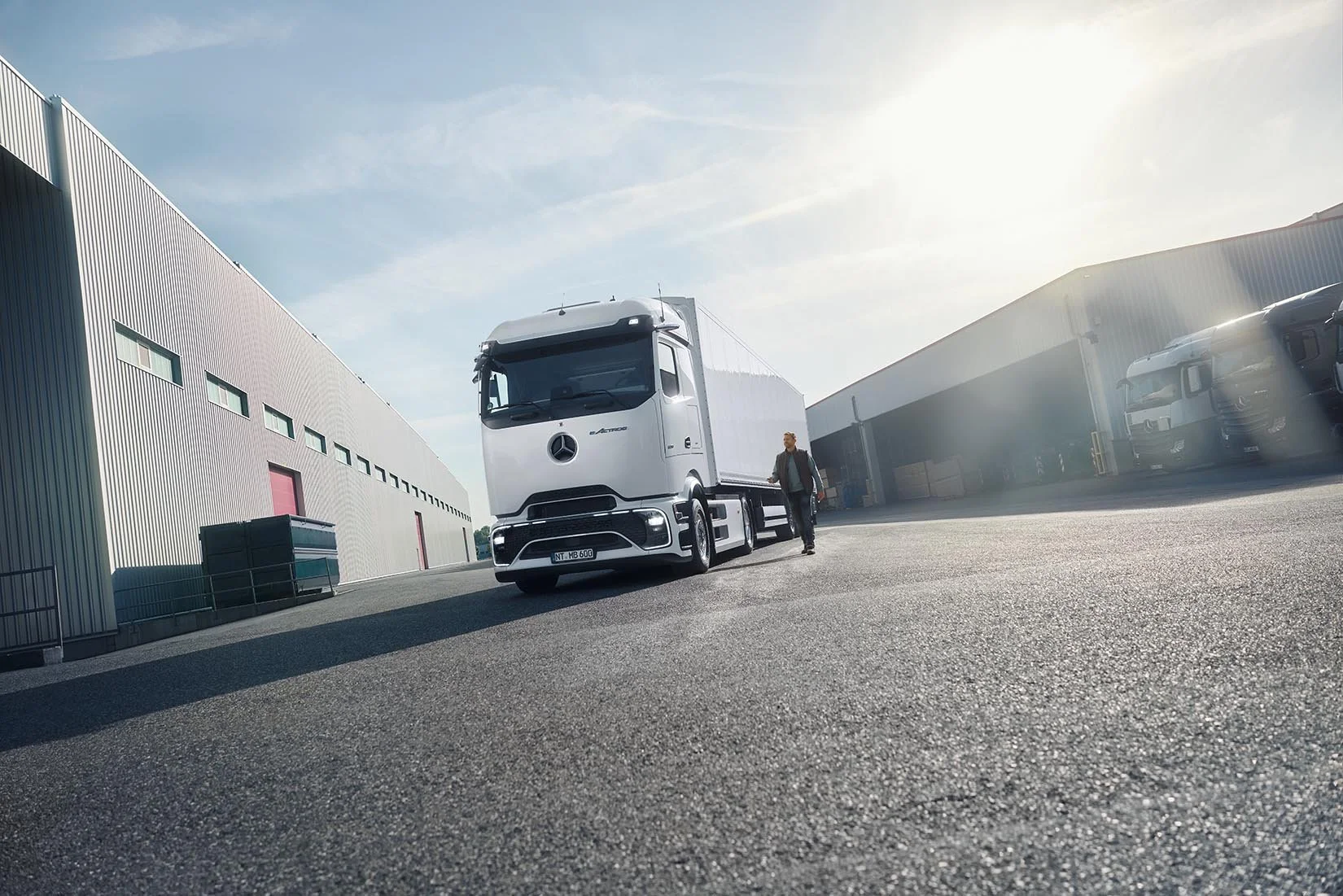 017RET_eActros600_Beauty_01_FINAL_eciRGB.jpg