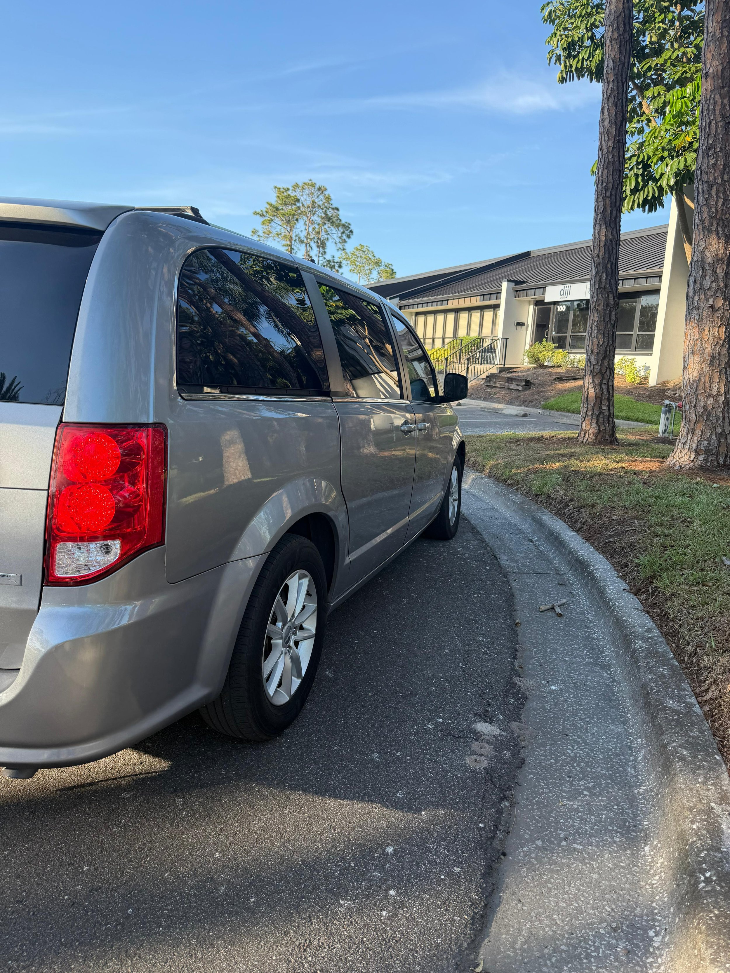 dodge caravan 4.jpeg