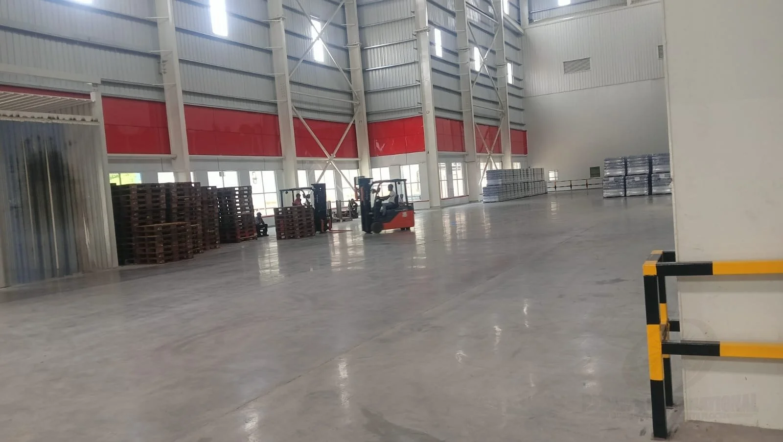 commercial-warehouse-concrete-polishing-finished-floor.jpg