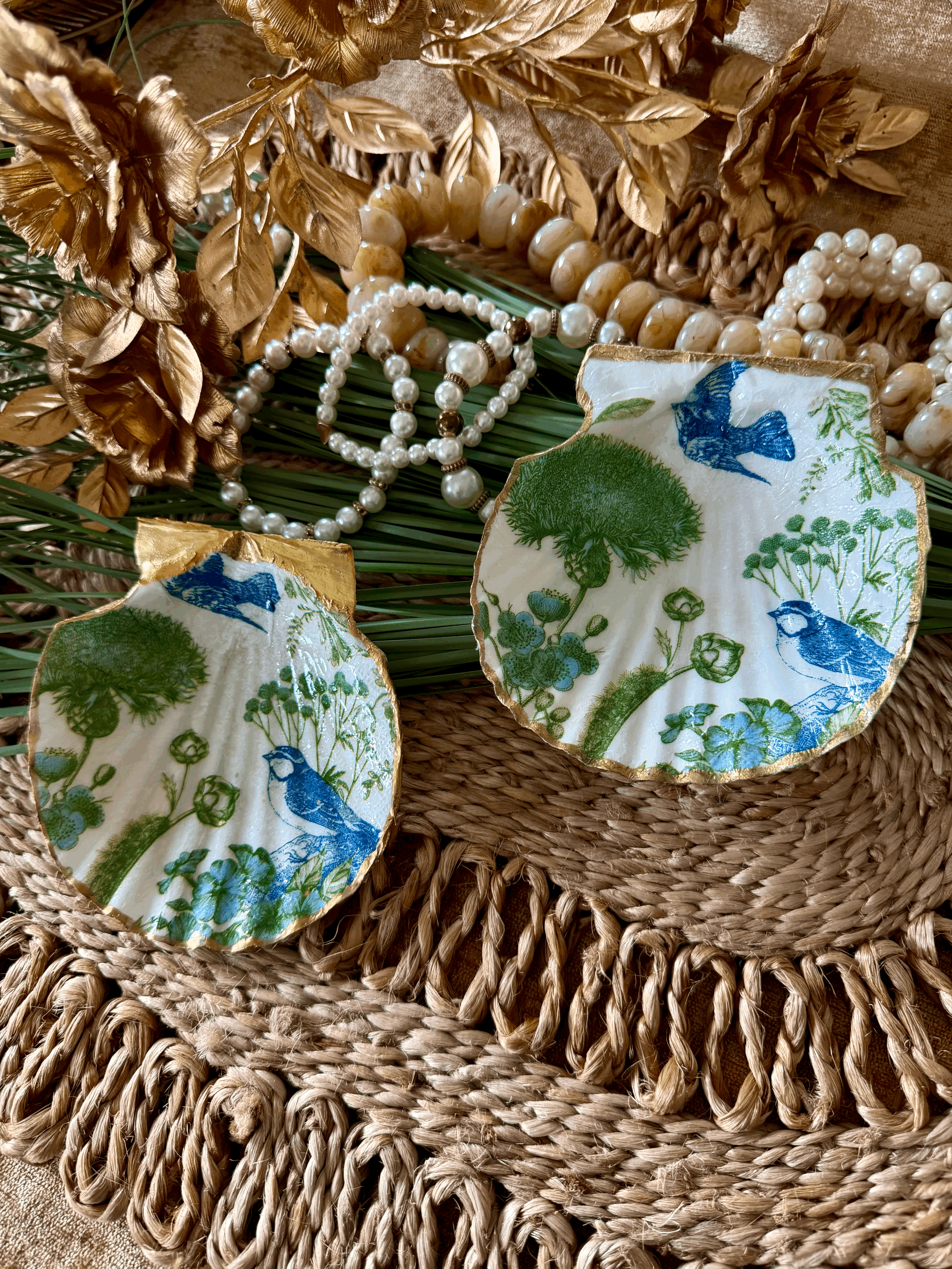 Bluebird Botanical Scallop Trinket Dish