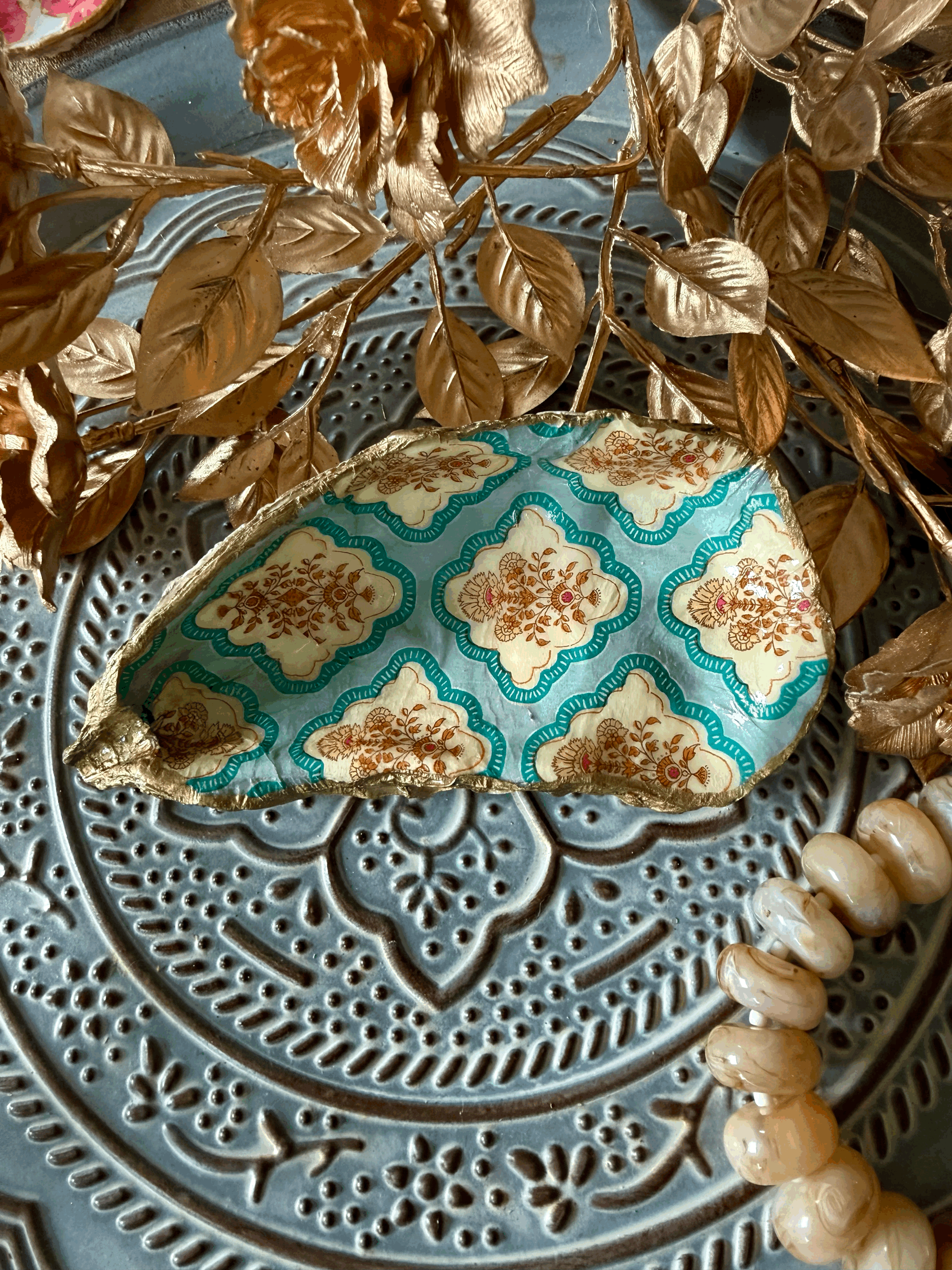 Beige & Teal Floral Oyster Trinket dish