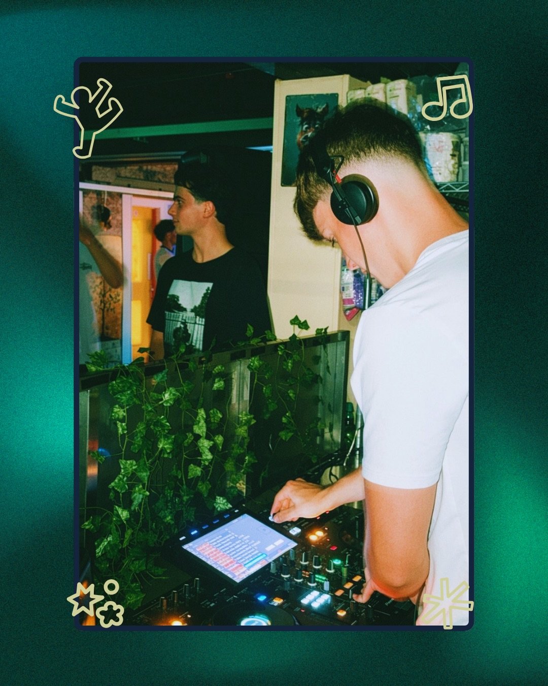 Henry Jenkins - Day&rsquo;s End [GRVZ028]

A serious throwback to the sounds of the 90&rsquo;s &amp; the dawn of UK garage. We welcome DJ &amp; producer Henry Jenkins to the label with their track &lsquo;Day&rsquo;s End&rsquo;. As soon as Henry sent 