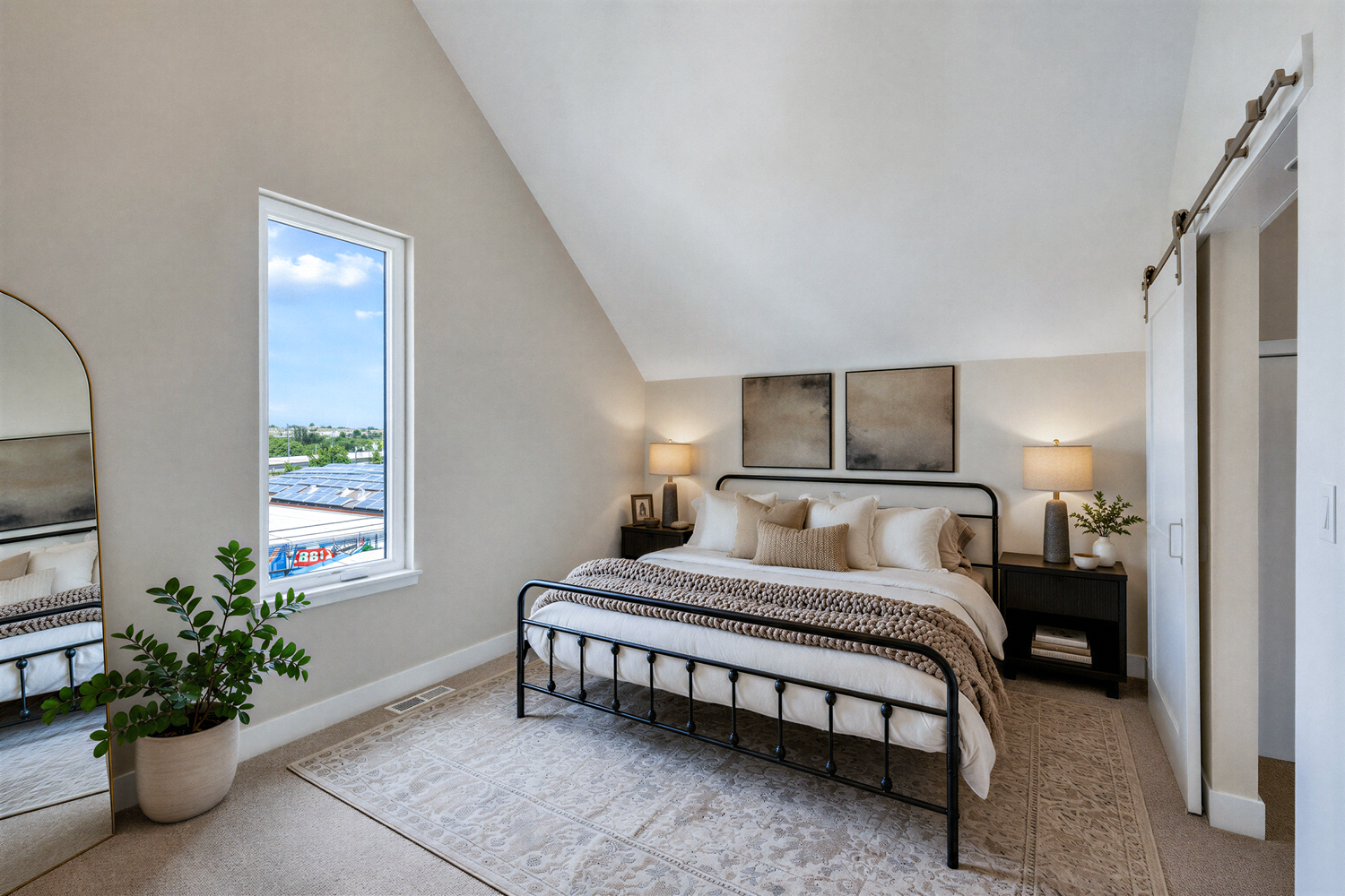 341 Warren, bedroom