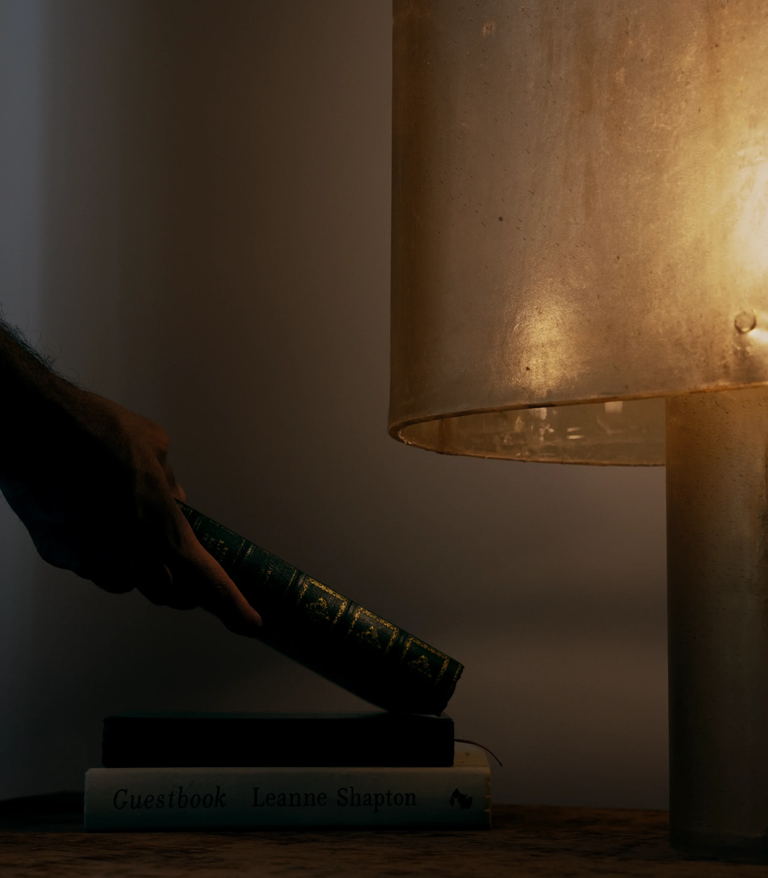Pill lamp lifestyle.webp