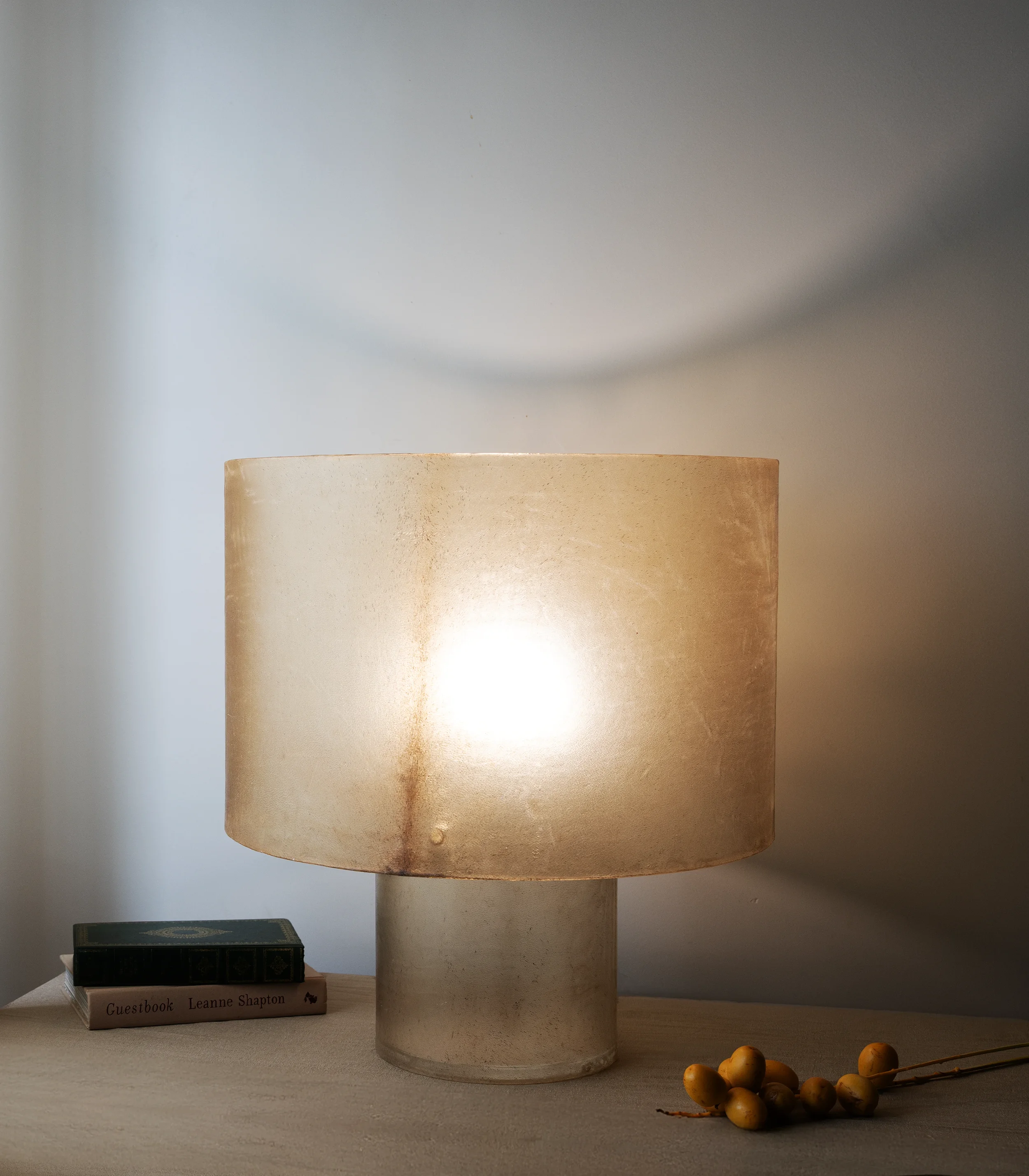 Round table lamp lifestyle.webp