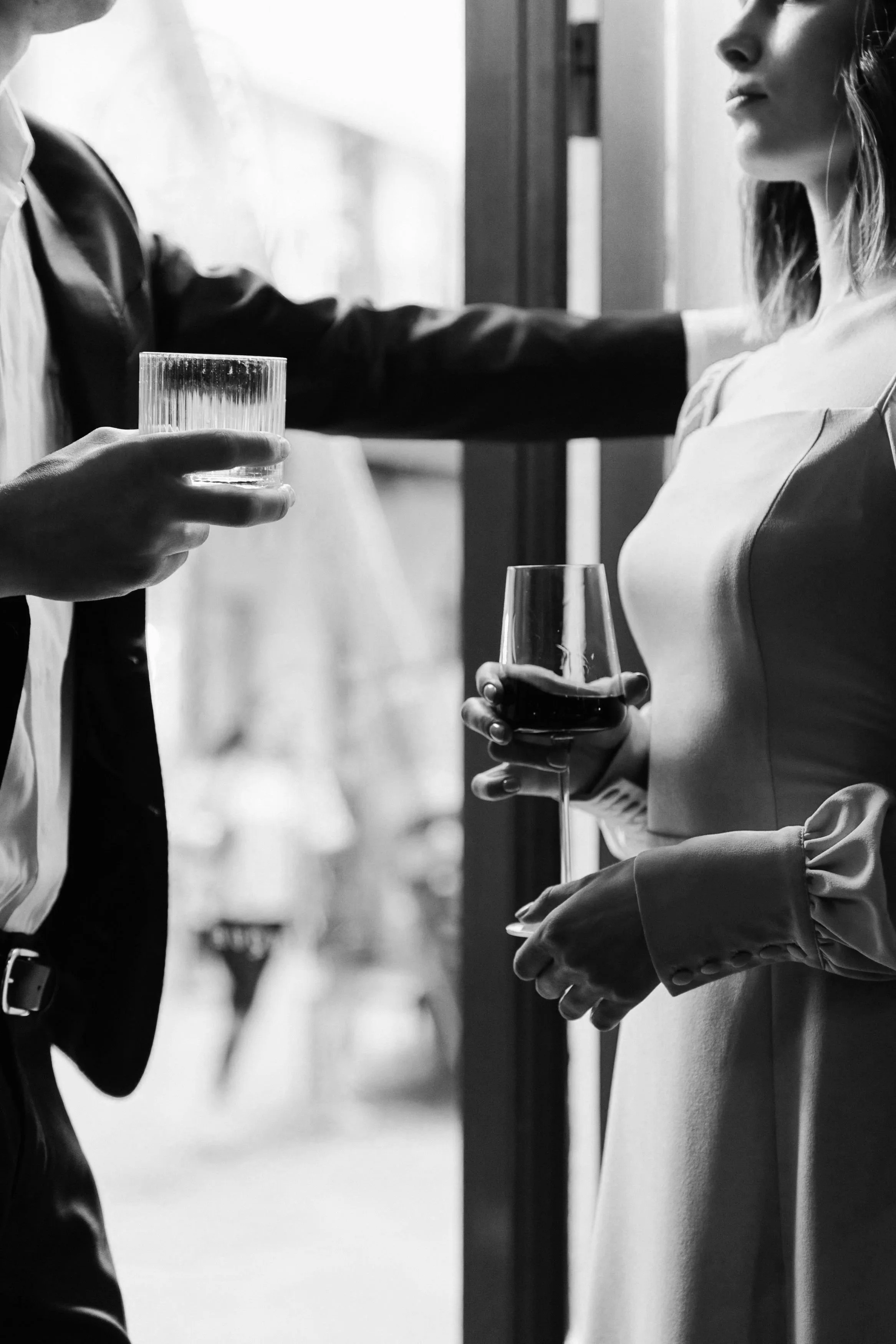 Executive Presence Beyond the Boardroom: Why Professional Dynamics Stifle Romantic Chemistry